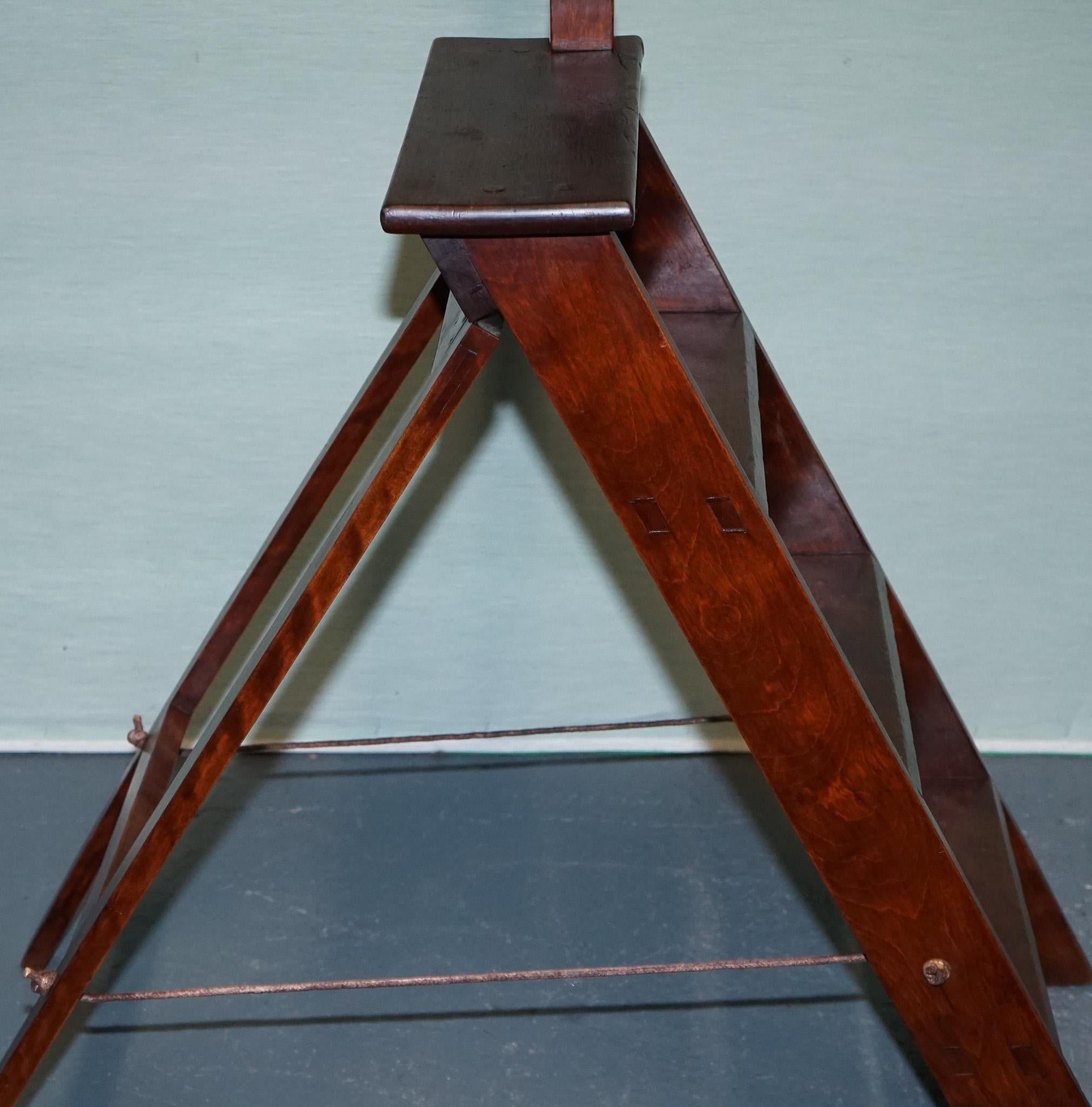 VINTAGE HARDWOOD LIBRARY LADDER FOLDING STEP STOOL WiTH TURNED POLE HANDLE For Sale 2