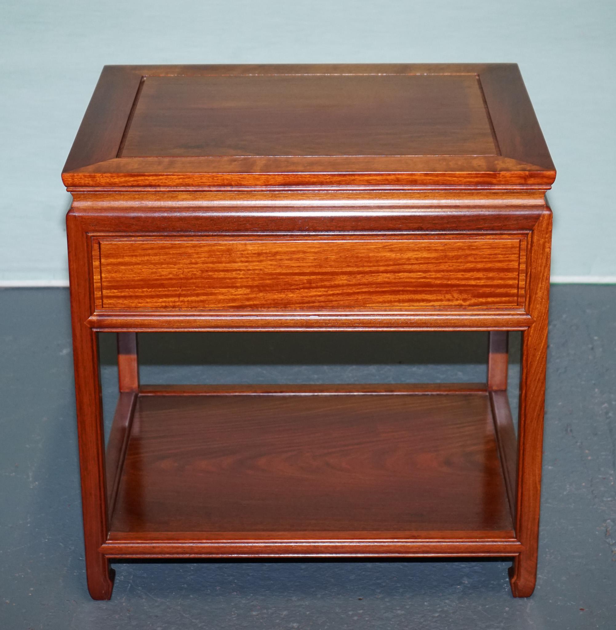 VINTAGE HARDWOOD MiD CENTURY SIDE TABLE WITH DRAWER AND SHELF im Zustand „Gut“ im Angebot in Pulborough, GB