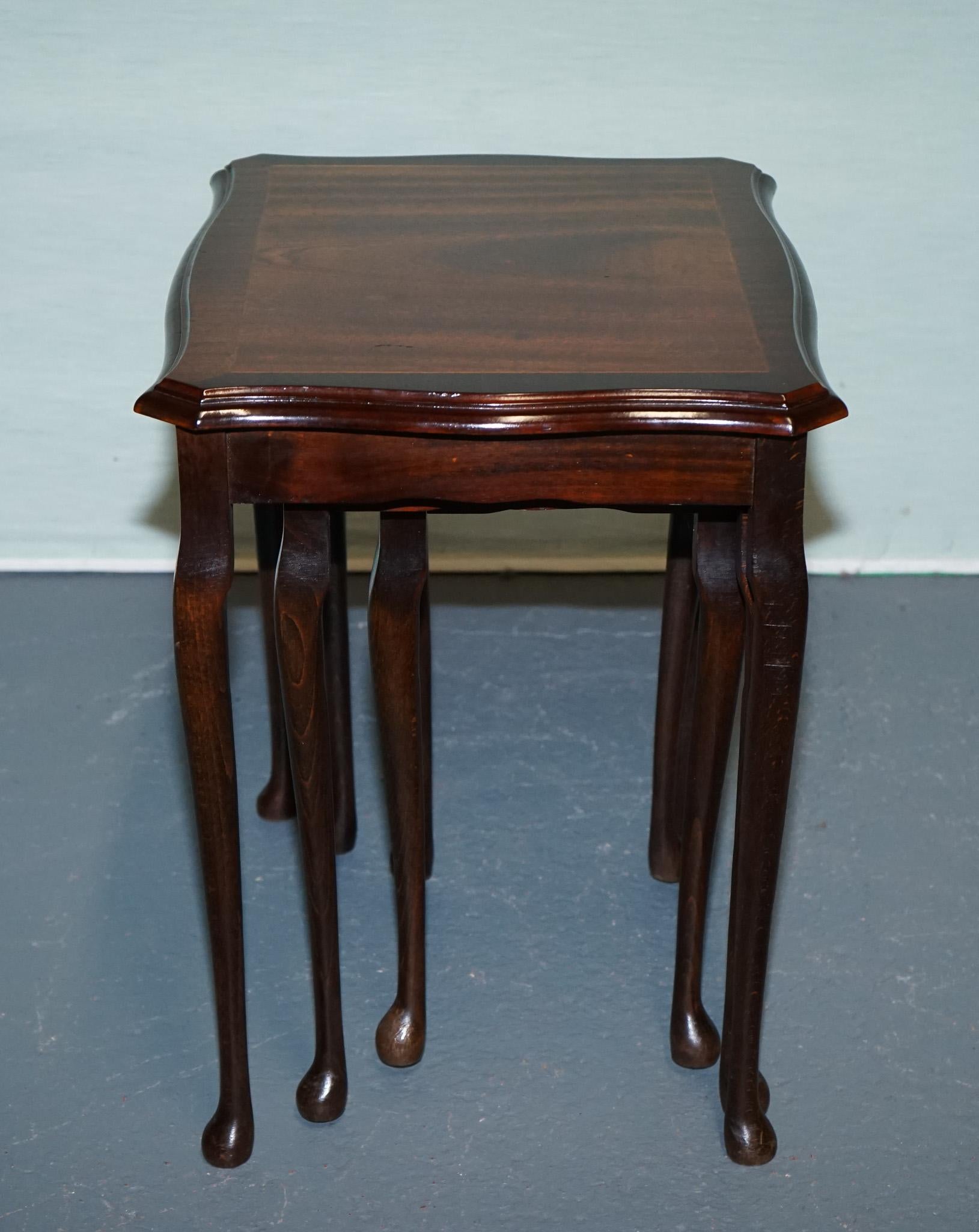 NEST DE TABLE EN BOIS DUR D'ORIGINE VINTAGE AVEC iNLAY QUEEN ANNE STYLE en vente 3