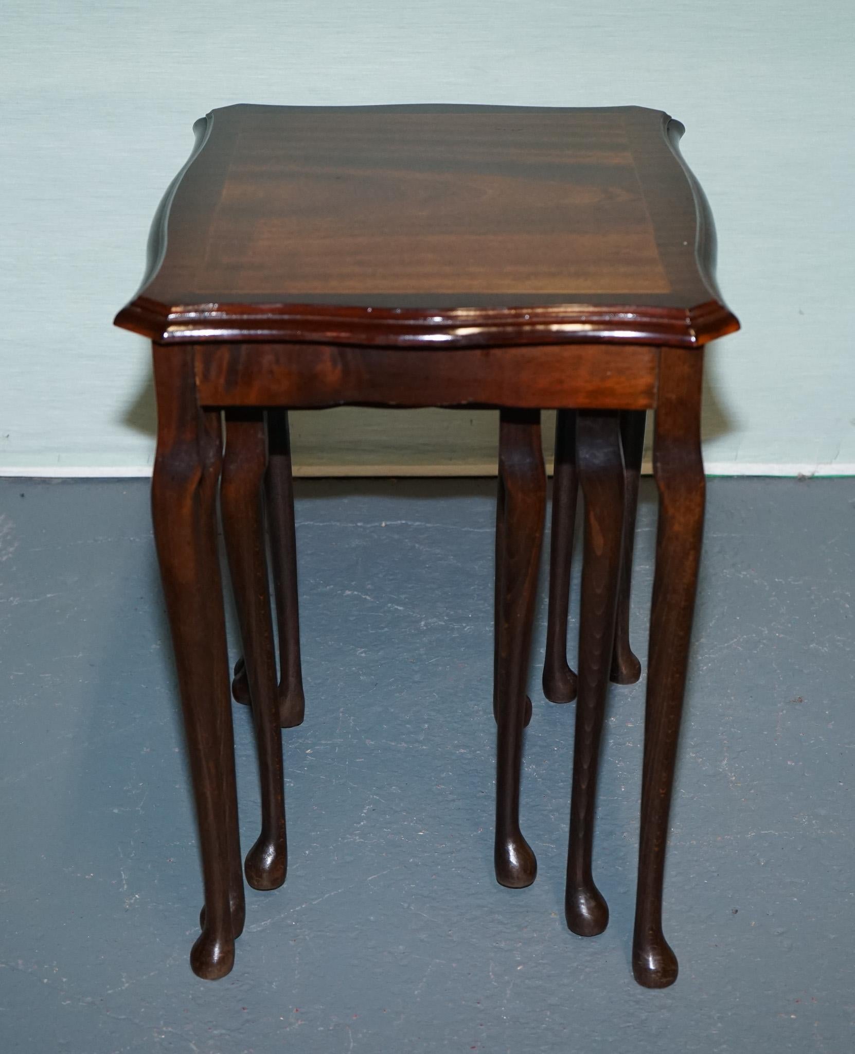 NEST DE TABLE EN BOIS DUR D'ORIGINE VINTAGE AVEC iNLAY QUEEN ANNE STYLE en vente 2