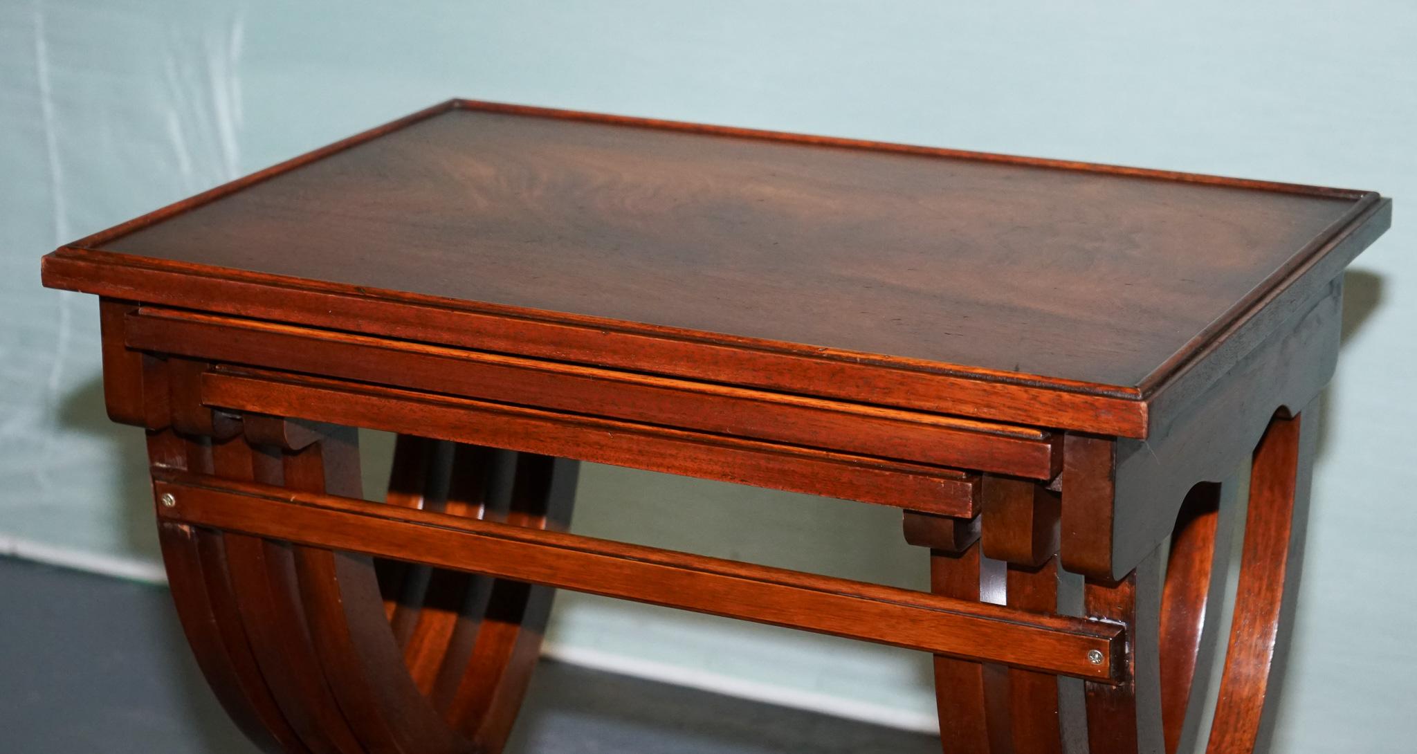 VINTAGE HARDWOOD NEST OF TABLES WiTH LYRE FORM LEGS im Angebot 3