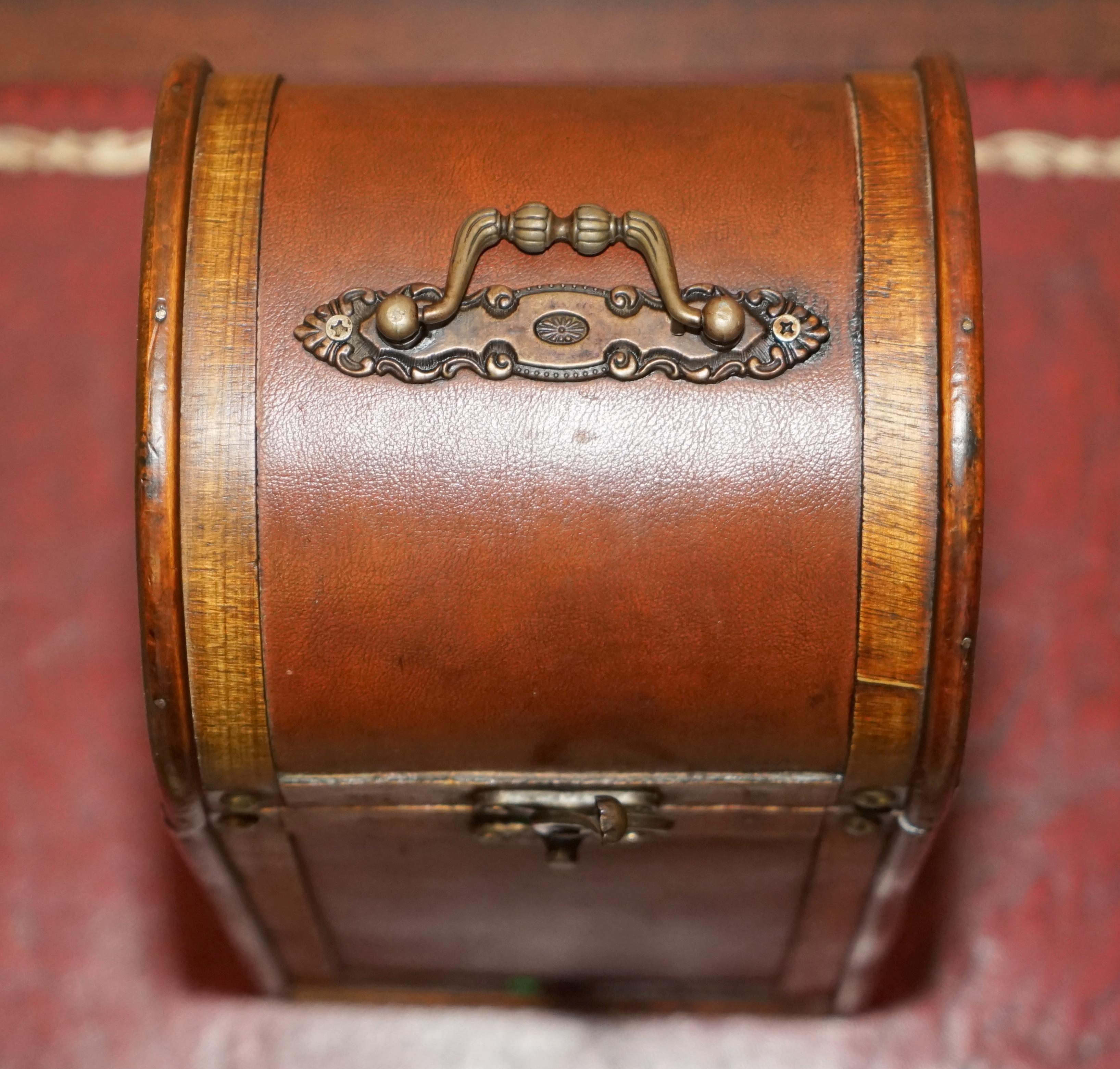 ViNTAGE HARDWOOD TRAVEL WINE BOX CASE WITH HANDLE VERY DECORATIVE PIECE For Sale 4