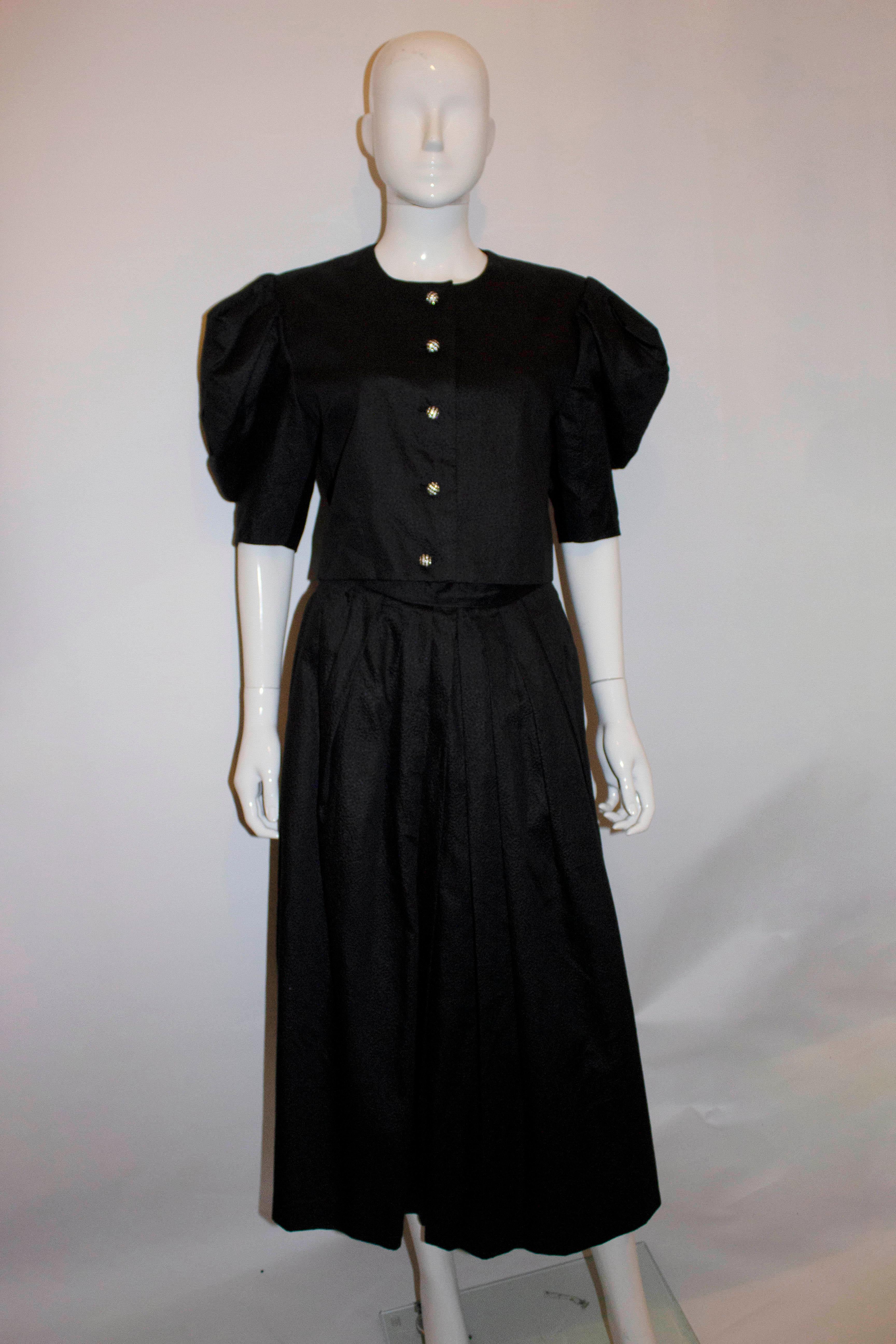 Abito vintage con gonna in seta nera di Hardy Amies  con le meravigliose maniche 2