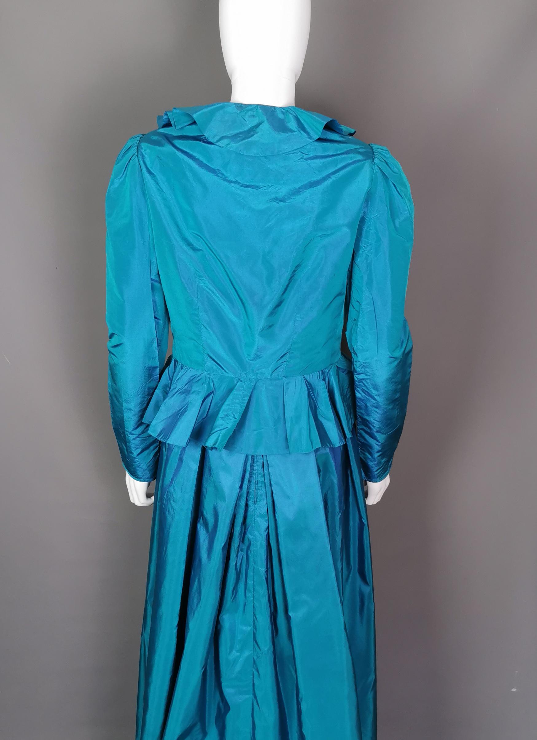 Vintage Hardy Amies teal blue silk taffeta two piece dress, Jacket, Evening gown For Sale 7
