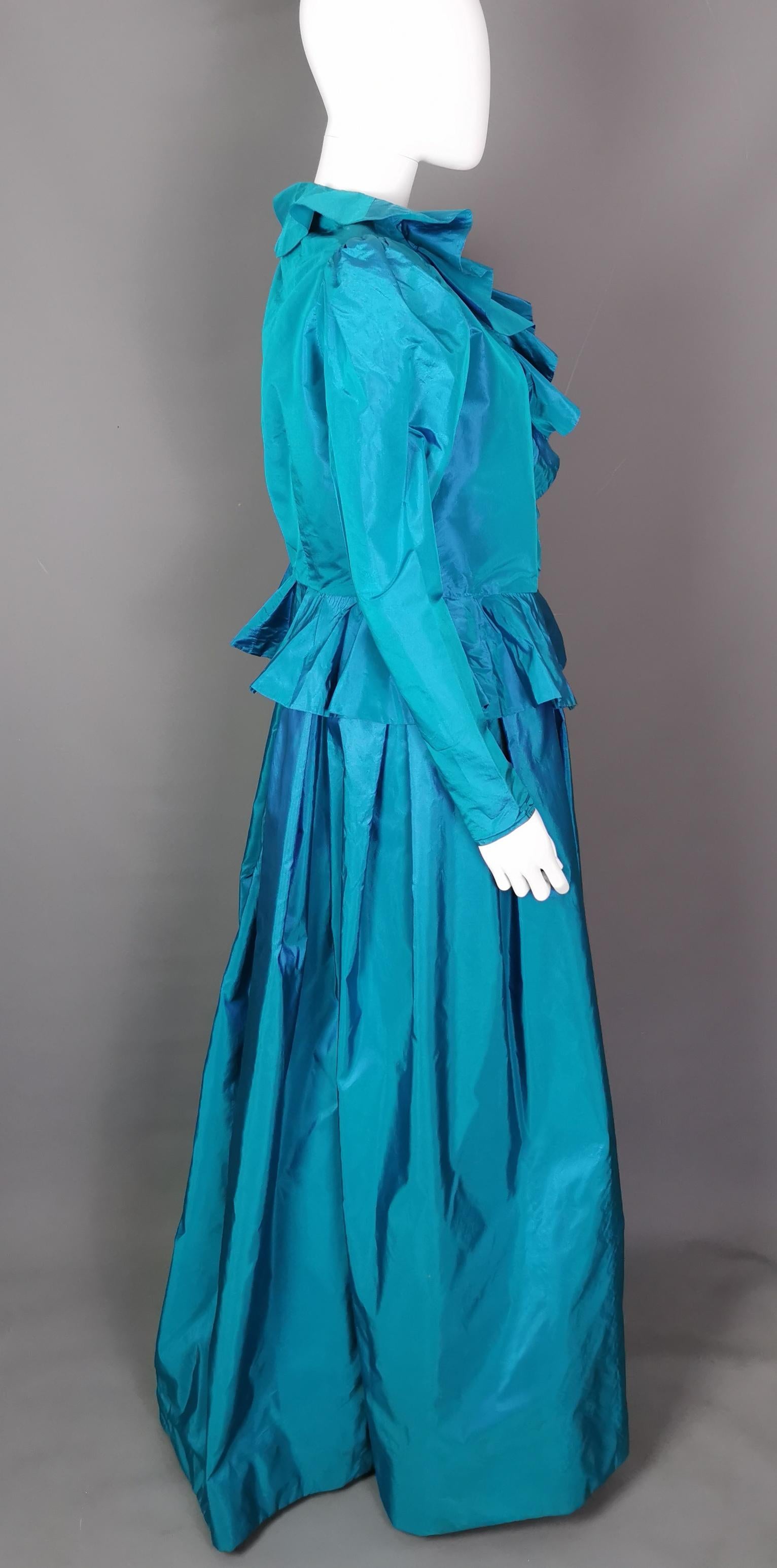 Vintage Hardy Amies teal blue silk taffeta two piece dress, Jacket, Evening gown For Sale 10