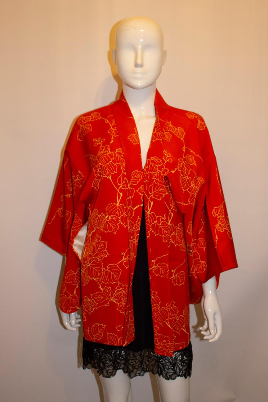 Red Vintage Hari /Short Kimono with Leaf Print Decoration. For Sale