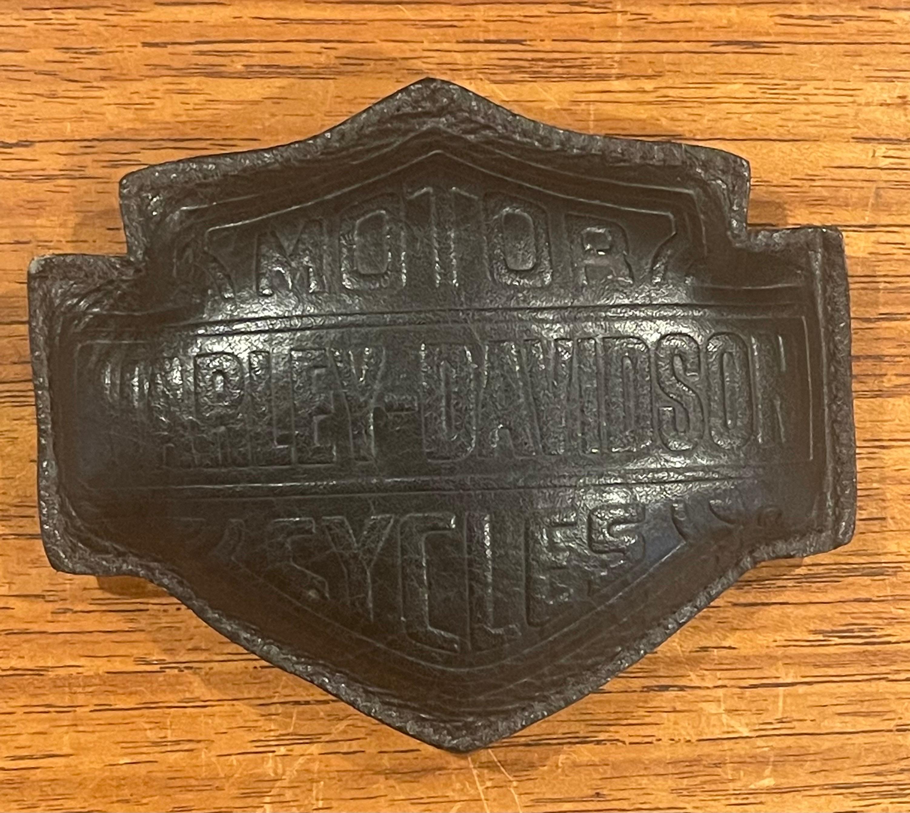 Vintage Harley Davidson Stitched Black Leather Paperweight For Sale 3
