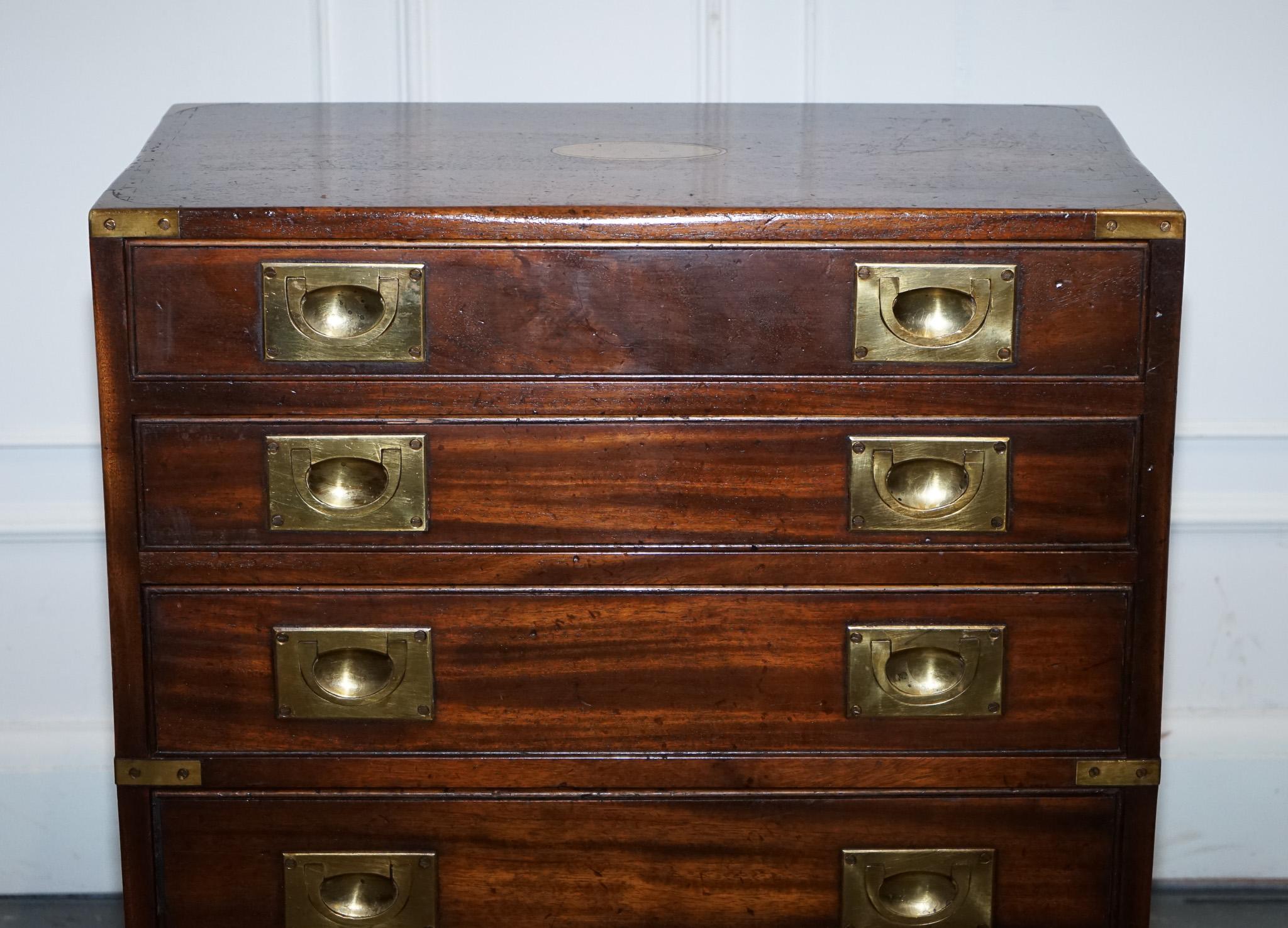Stile Campaign Cassettiera Harrods Kennedy Military Campaigner d'epoca in vendita