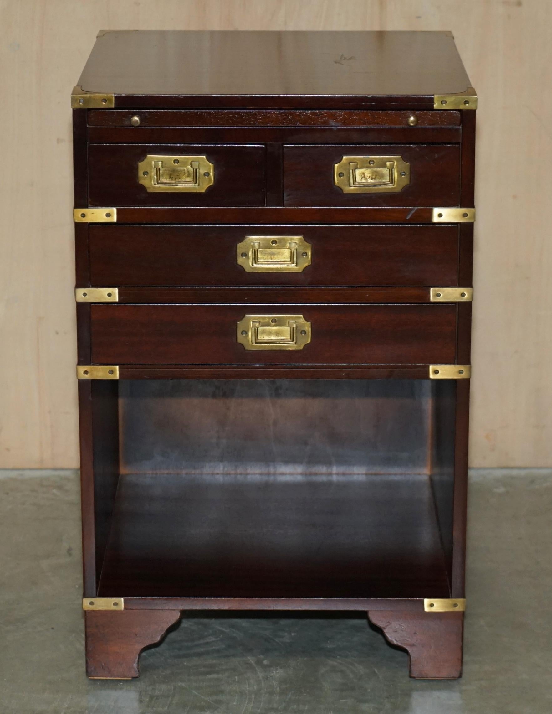 We are delighted to offer for sale this sublime vintage Harrods Kennedy mahogany & brass military campaign side table sized drawers with butlers serving tray.

A truly stunning and well made piece, it has the slip butlers serving tray, the idea