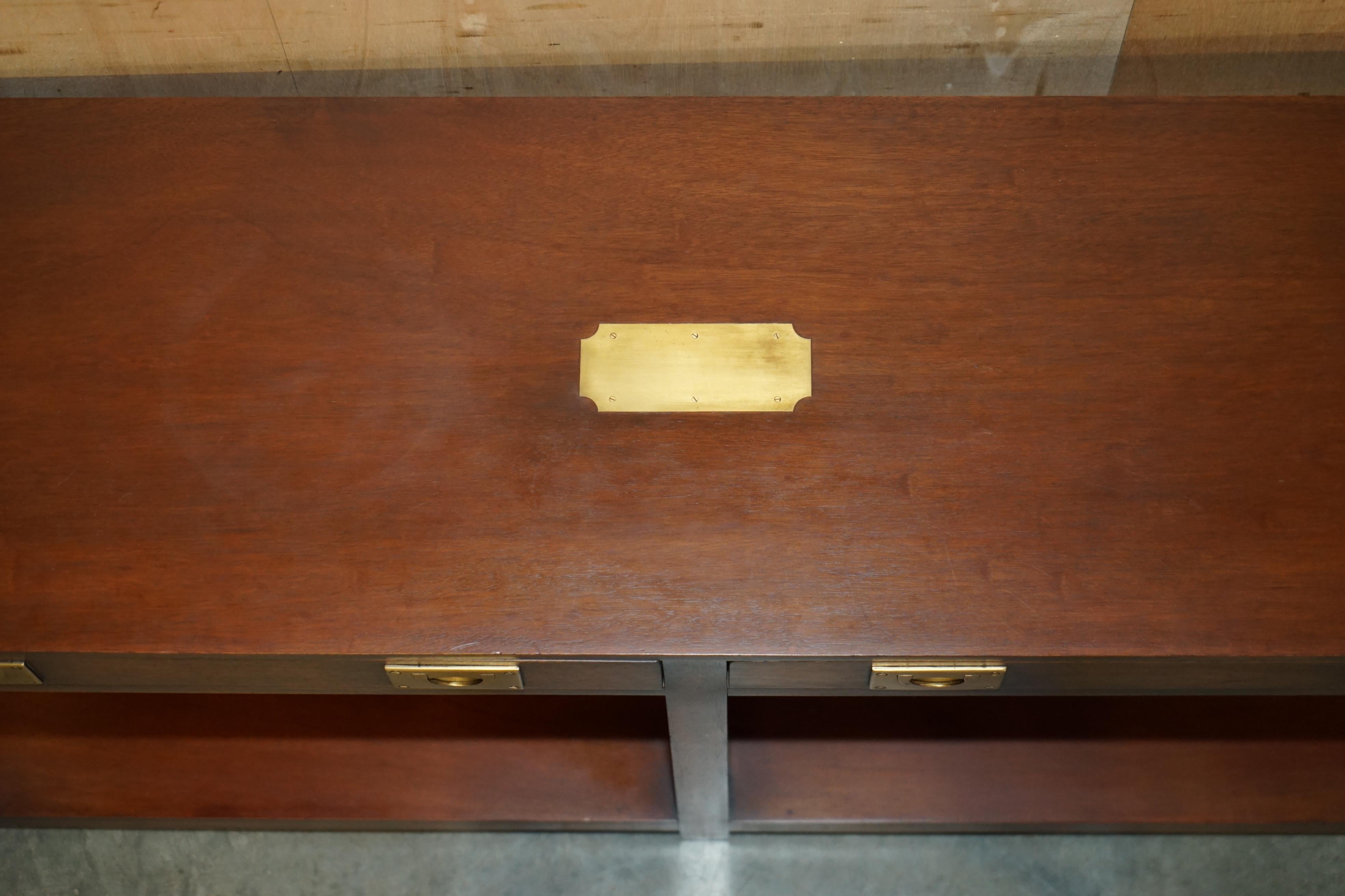 ViNTAGE HARRODS LONDON KENNEDY TWIN DRAWER MILITARY CAMPAIGN CONSOLE TABLE For Sale 3