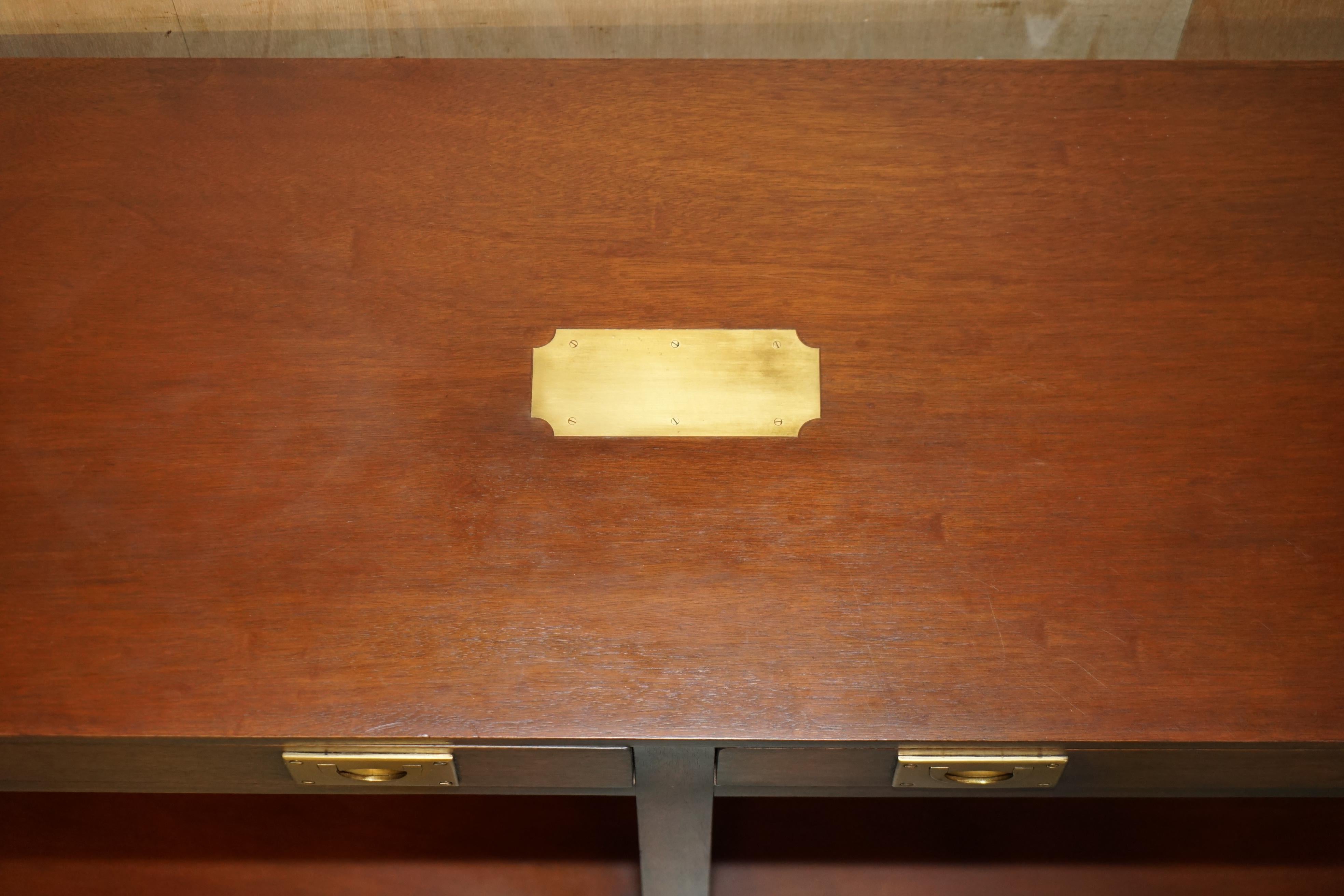 ViNTAGE HARRODS LONDON KENNEDY TWIN DRAWER MILITARY CAMPAIGN CONSOLE TABLE For Sale 5