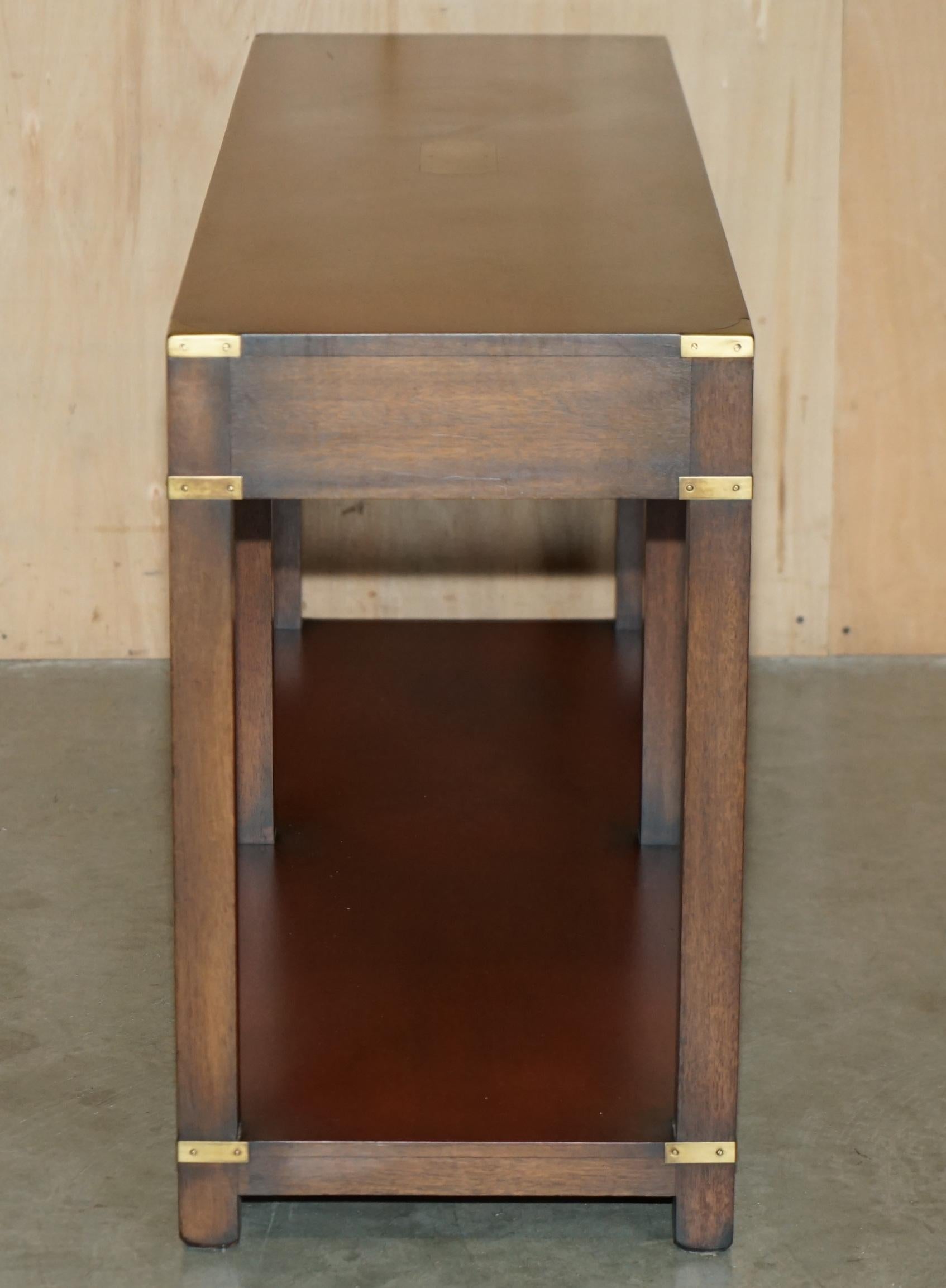 ViNTAGE HARRODS LONDON KENNEDY TWIN DRAWER MILITARY CAMPAIGN CONSOLE TABLE For Sale 7