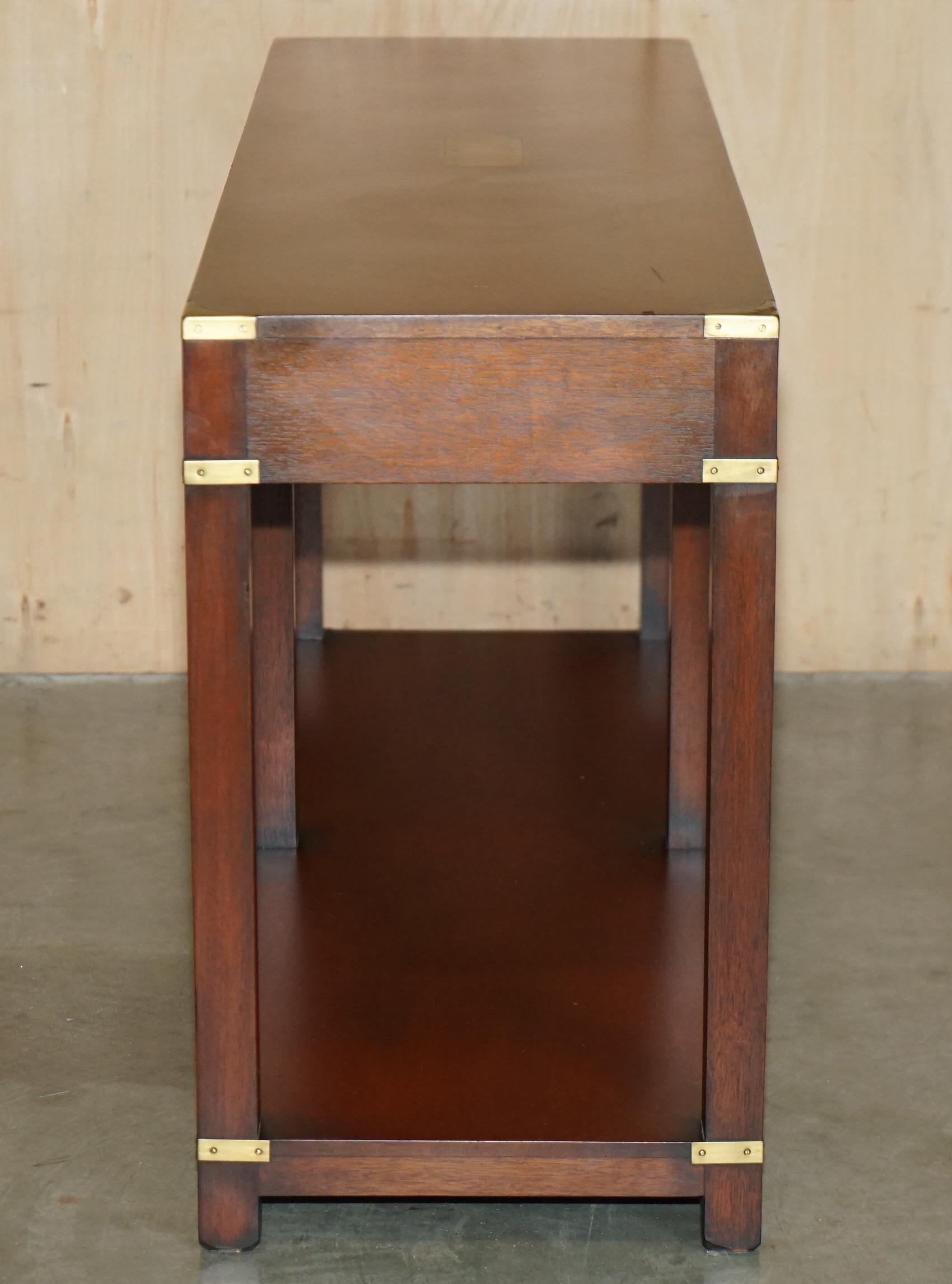 ViNTAGE HARRODS LONDON KENNEDY TWIN DRAWER MILITARY CAMPAIGN CONSOLE TABLE For Sale 9