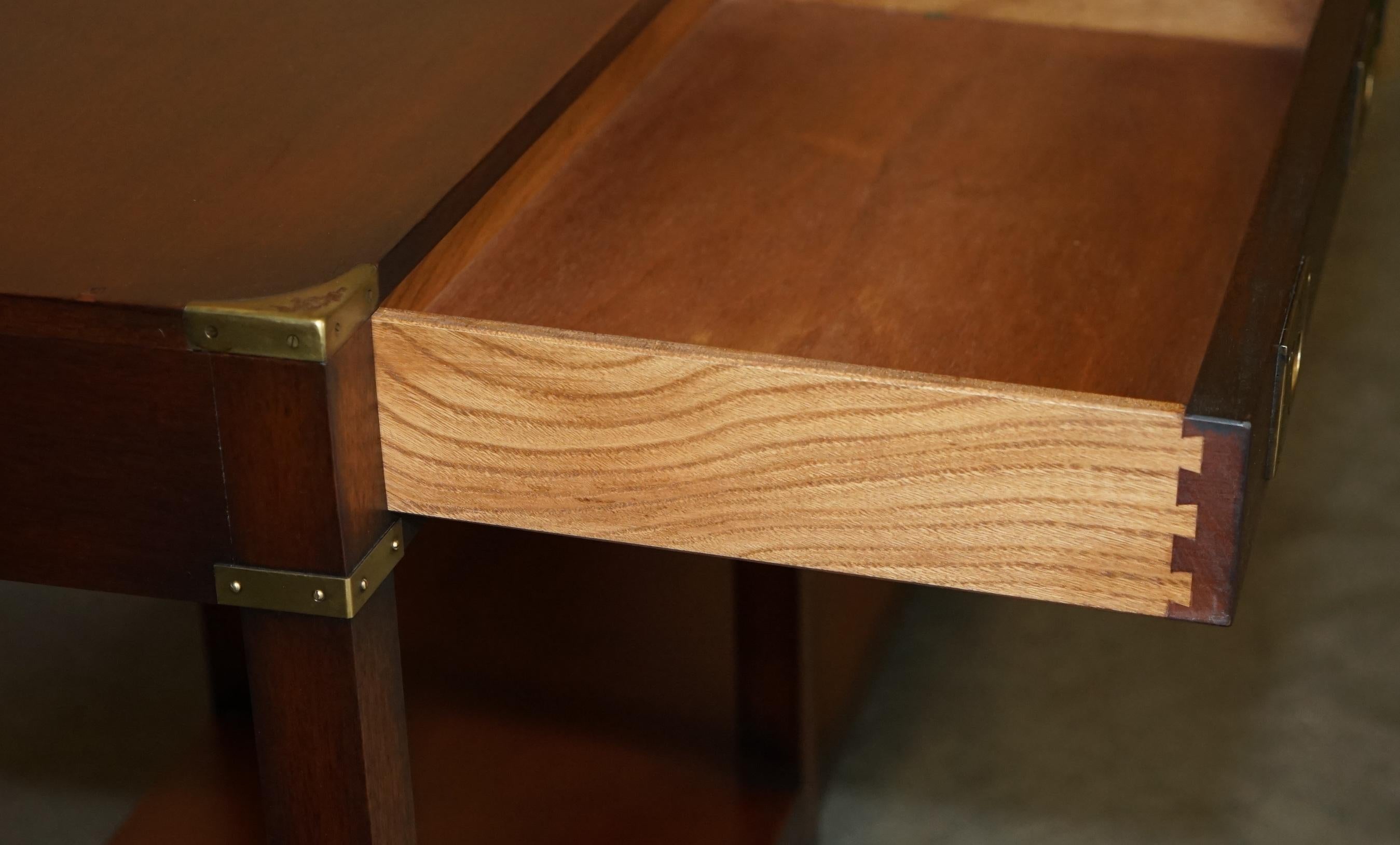 ViNTAGE HARRODS LONDON KENNEDY TWIN DRAWER MILITARY CAMPAIGN CONSOLE TABLE For Sale 12