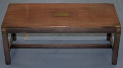 Tavolino d'epoca Harrods London in legno duro e ottone per campagne militari