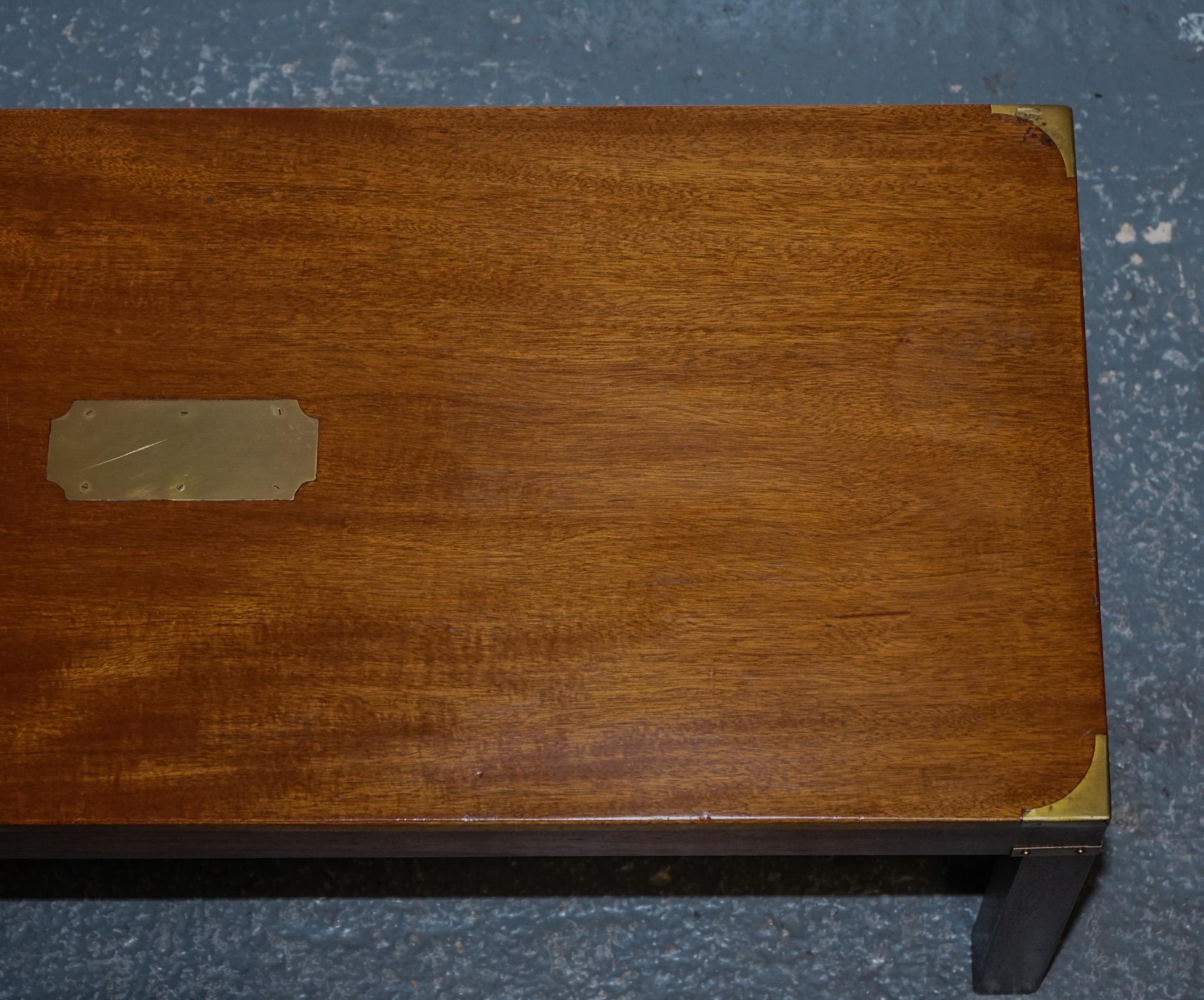 VINTAGE HARRODS REH KENNEDY MILiTARY CAMPAIGN COFFEE TABLE BRASS FITTiNGS In Good Condition For Sale In Pulborough, GB