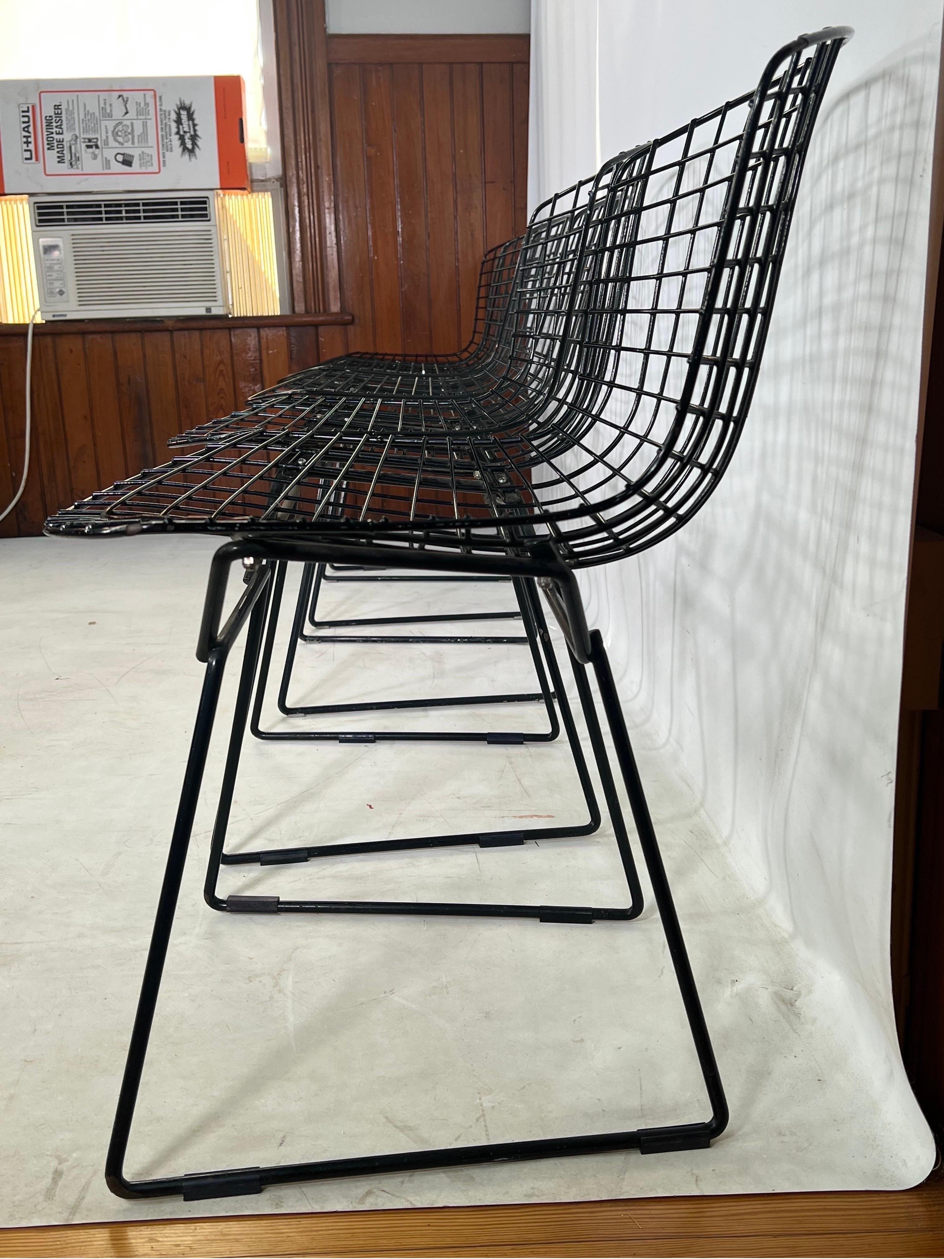 This is a very nice set of Bertoia dining chairs made by Knoll ca 1970's - 1980s The chairs are in very good original condition.
