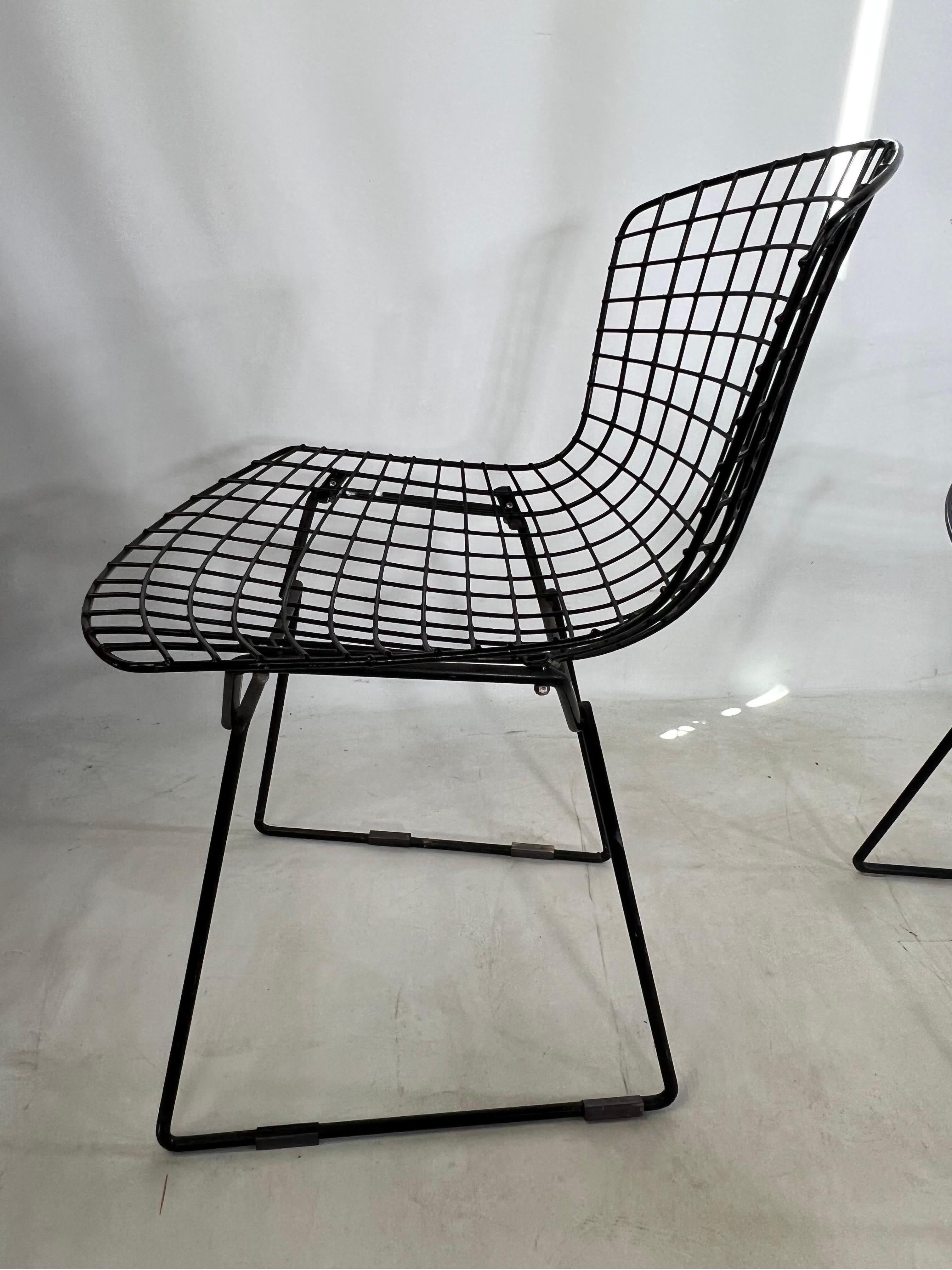 Vintage Harry Bertoia for Knoll Black Wire Chairs, a Set of 5 In Good Condition In Esperance, NY