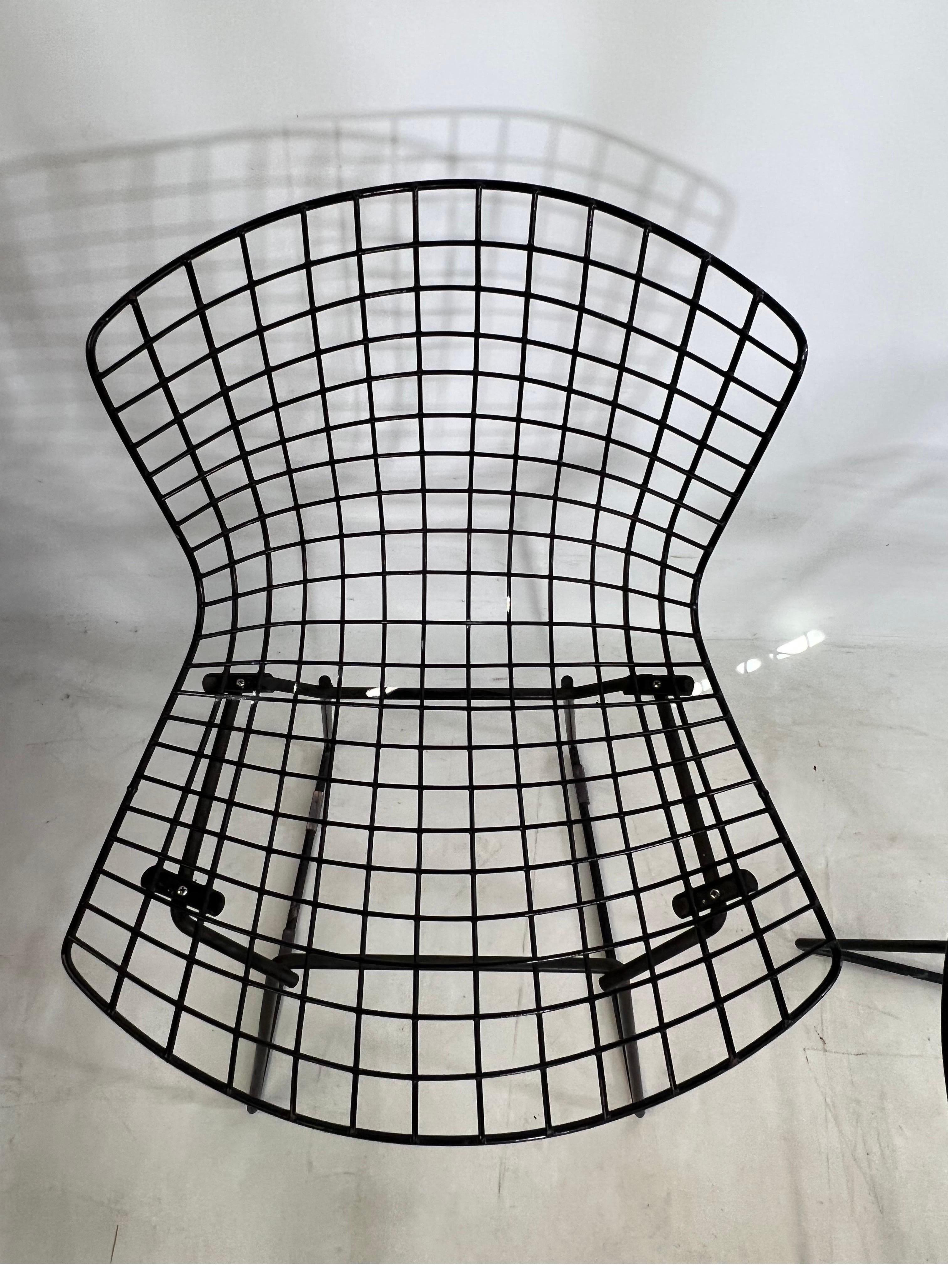 Late 20th Century Vintage Harry Bertoia for Knoll Black Wire Chairs, a Set of 5