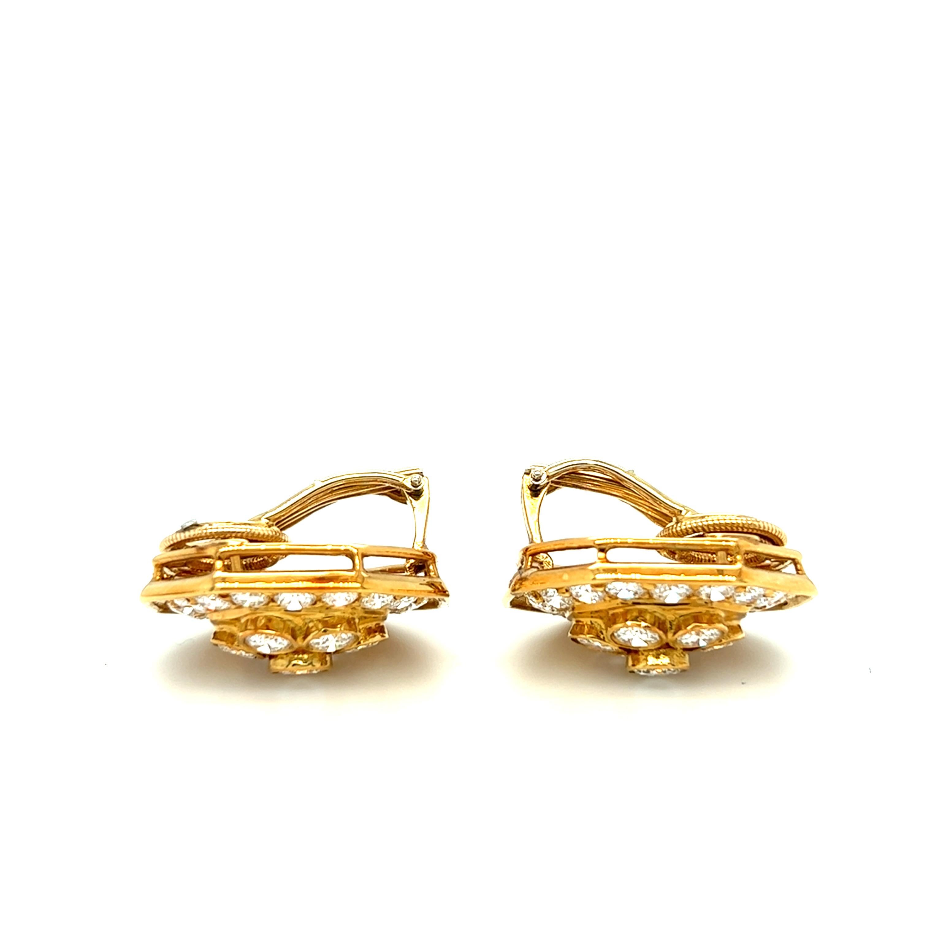 Women's Vintage Harry Winston Cluster Diamond Clip on Earrings 18K Yellow Gold