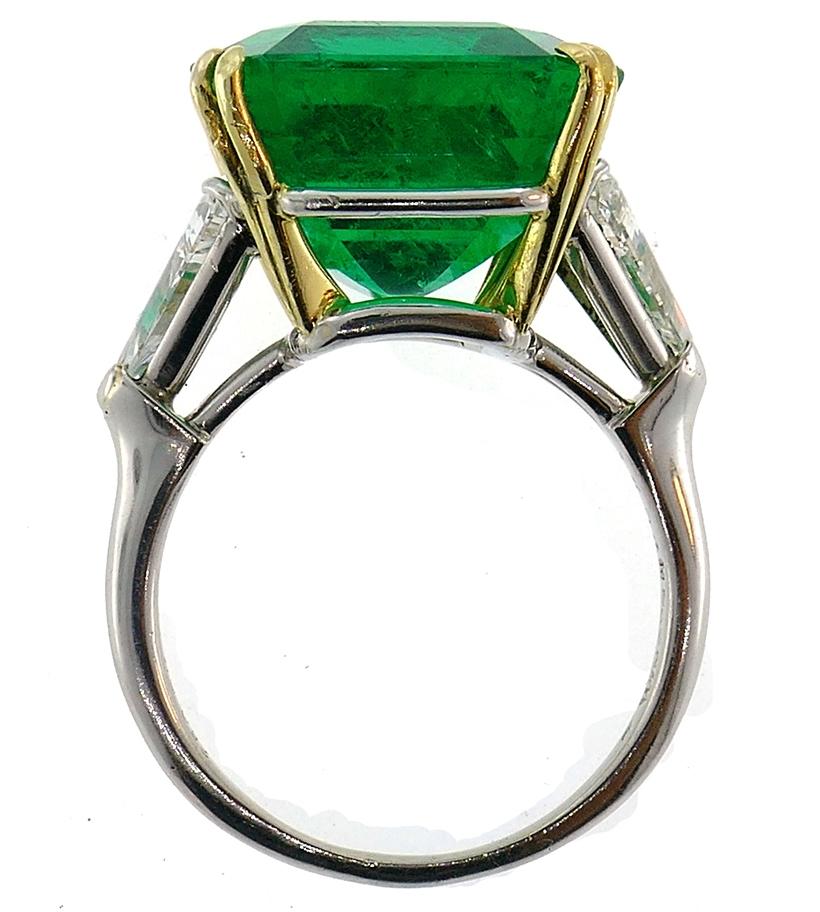Women's Vintage Harry Winston Emerald Diamond Platinum Ring 14.04 Carat Colombian AGL For Sale