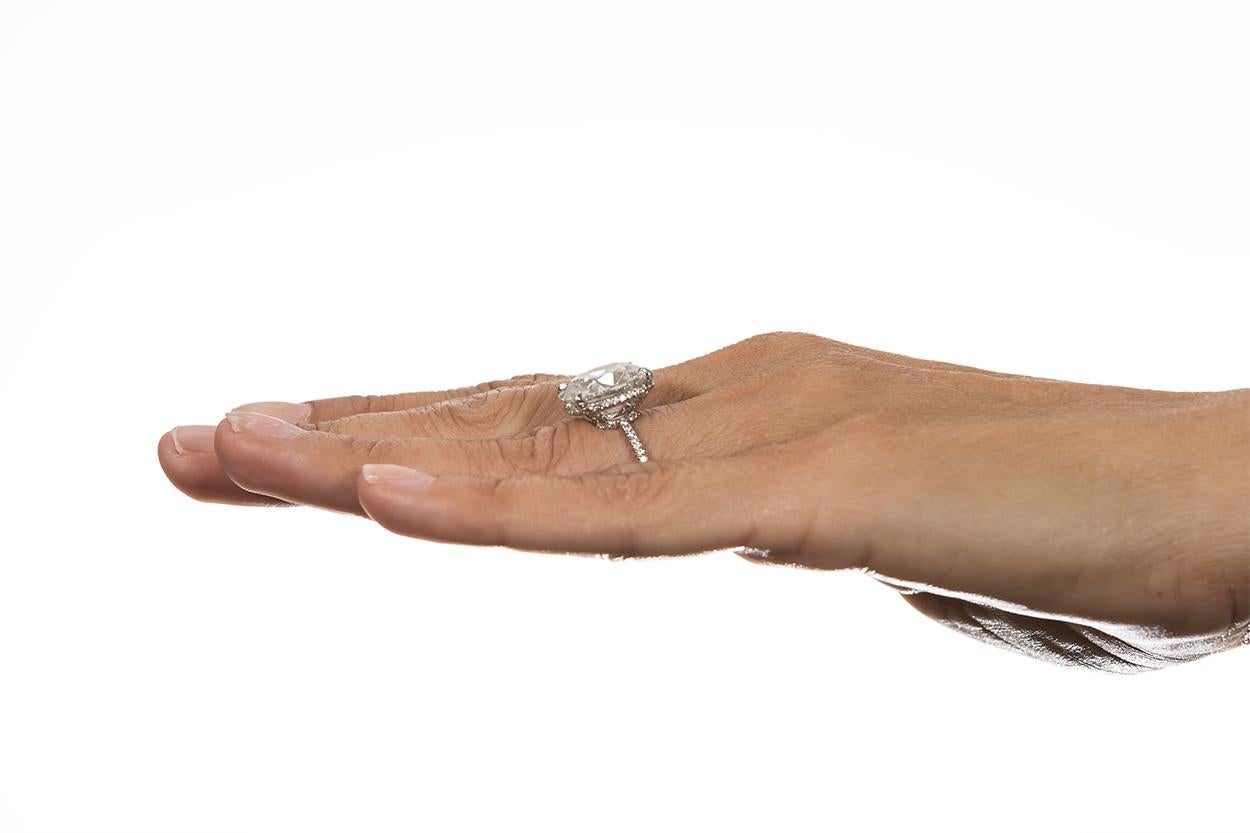 Anello Vintage Harry Winston in platino e diamanti antichi a cuscino 11,56ctw GIA F/VS2 in vendita 4