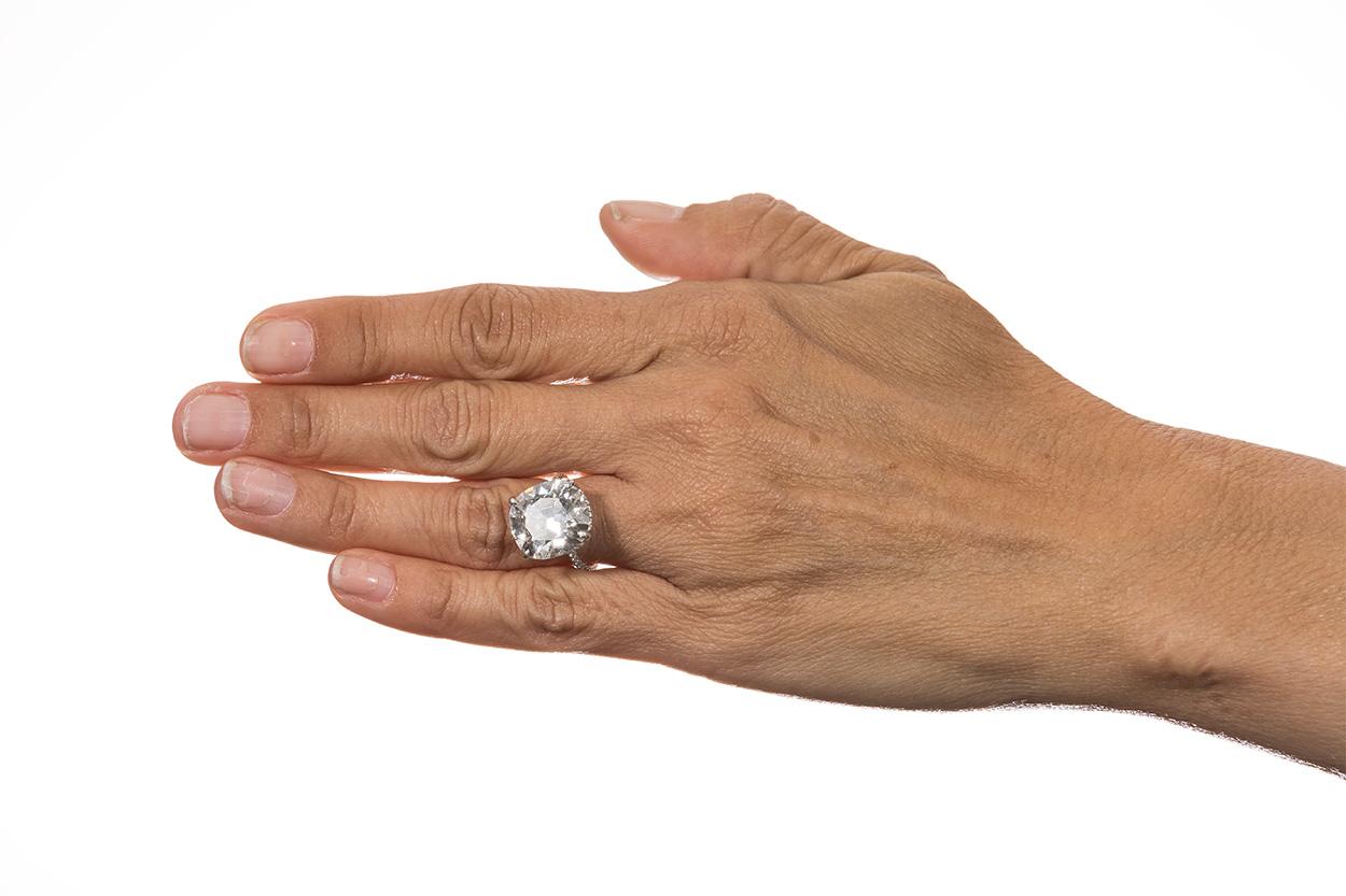 Anello Vintage Harry Winston in platino e diamanti antichi a cuscino 11,56ctw GIA F/VS2 in vendita 2