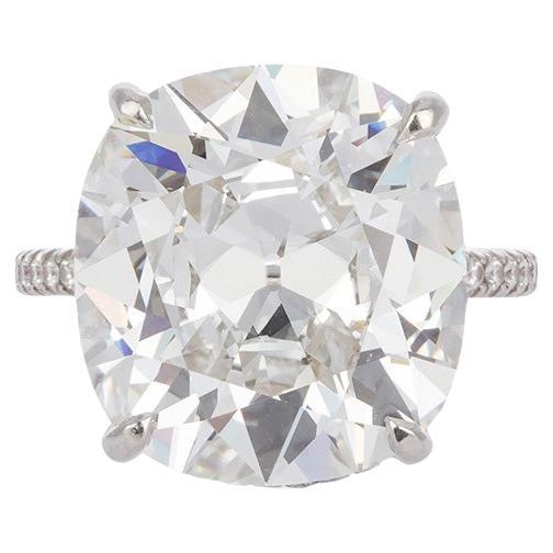 Anello Vintage Harry Winston in platino e diamanti antichi a cuscino 11,56ctw GIA F/VS2