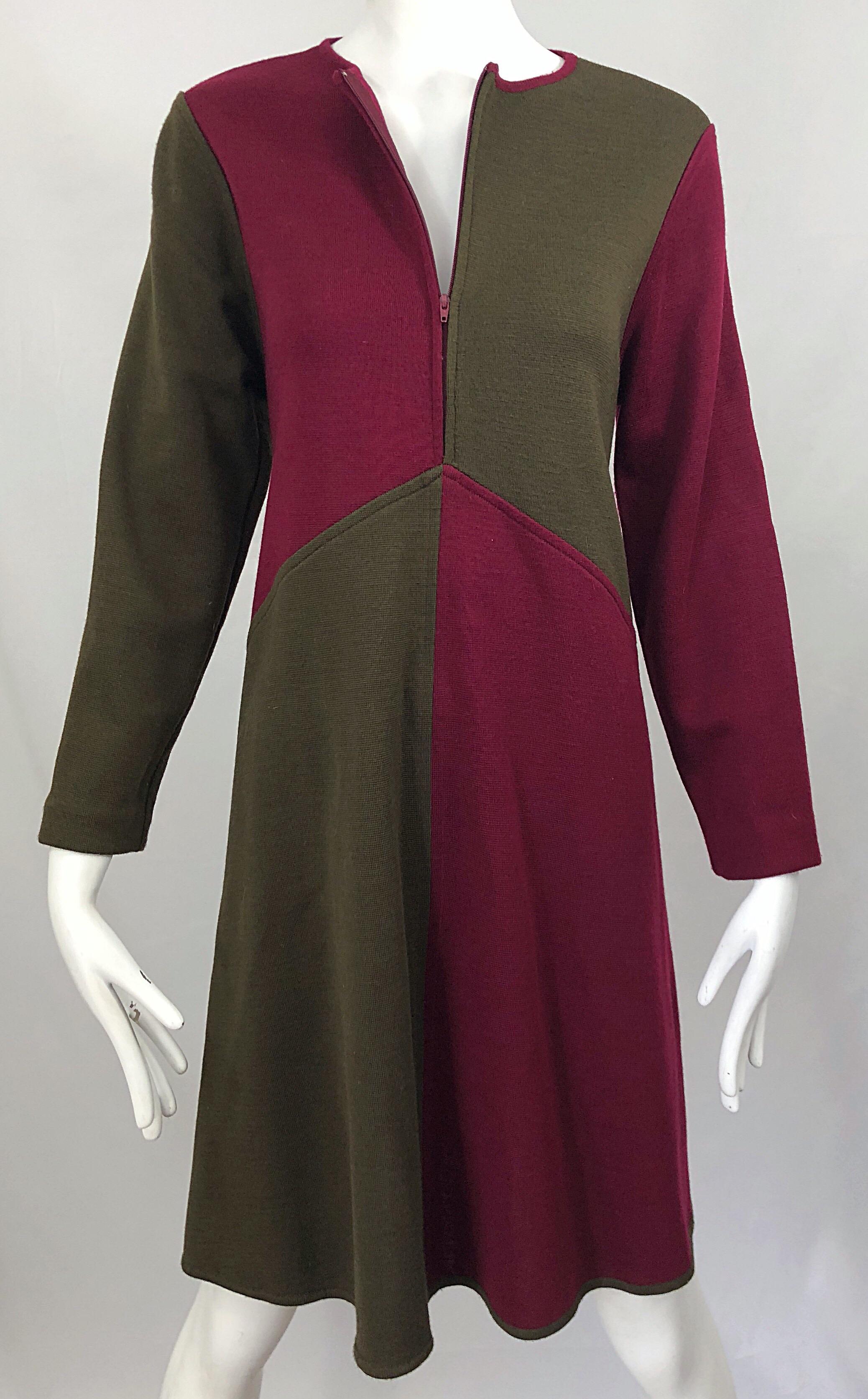  Vintage HARVE BENARD 1960s Style Maroon Burgundy + Brown Knit Wool Swing Dress Pour femmes 