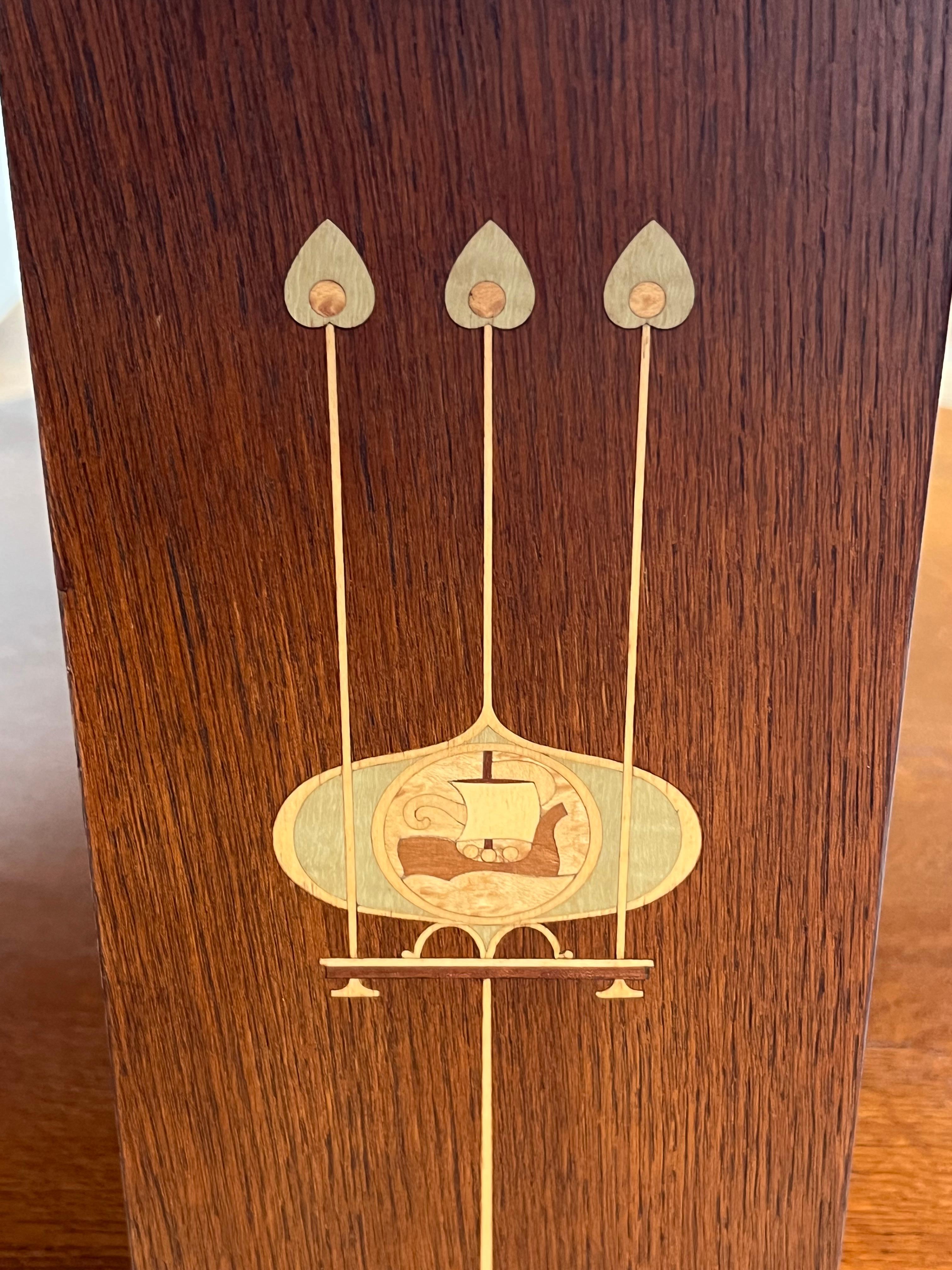 Vintage Harvey Ellis by Stickley Oak Cocktail Table In Good Condition For Sale In Westfield, MA