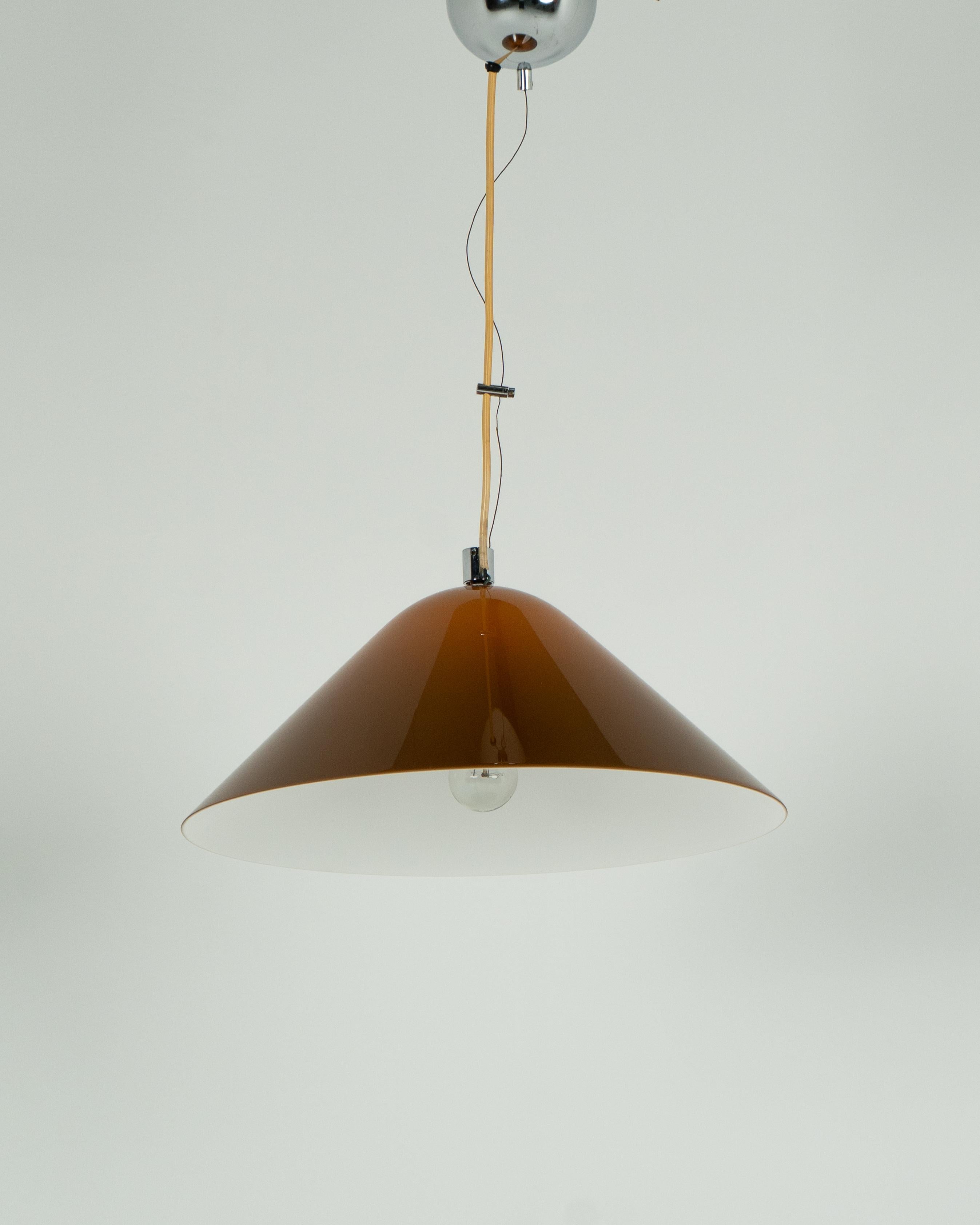 Italiano Lampada a sospensione vintage di Harvey Guzzini per Meblo, anni '70 in vendita