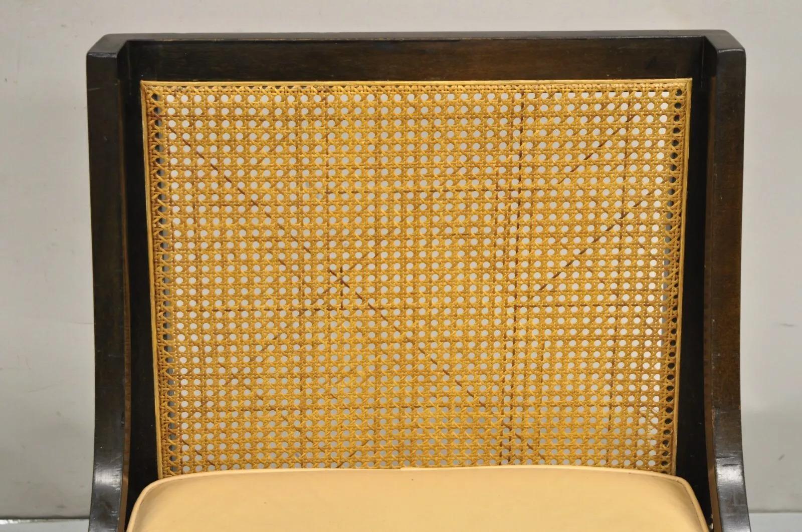 Harvey Probber Mid Century Modern Beistellstuhl aus ebonisiertem Schilfrohr mit Hiprest, Vintage (Unbekannt) im Angebot