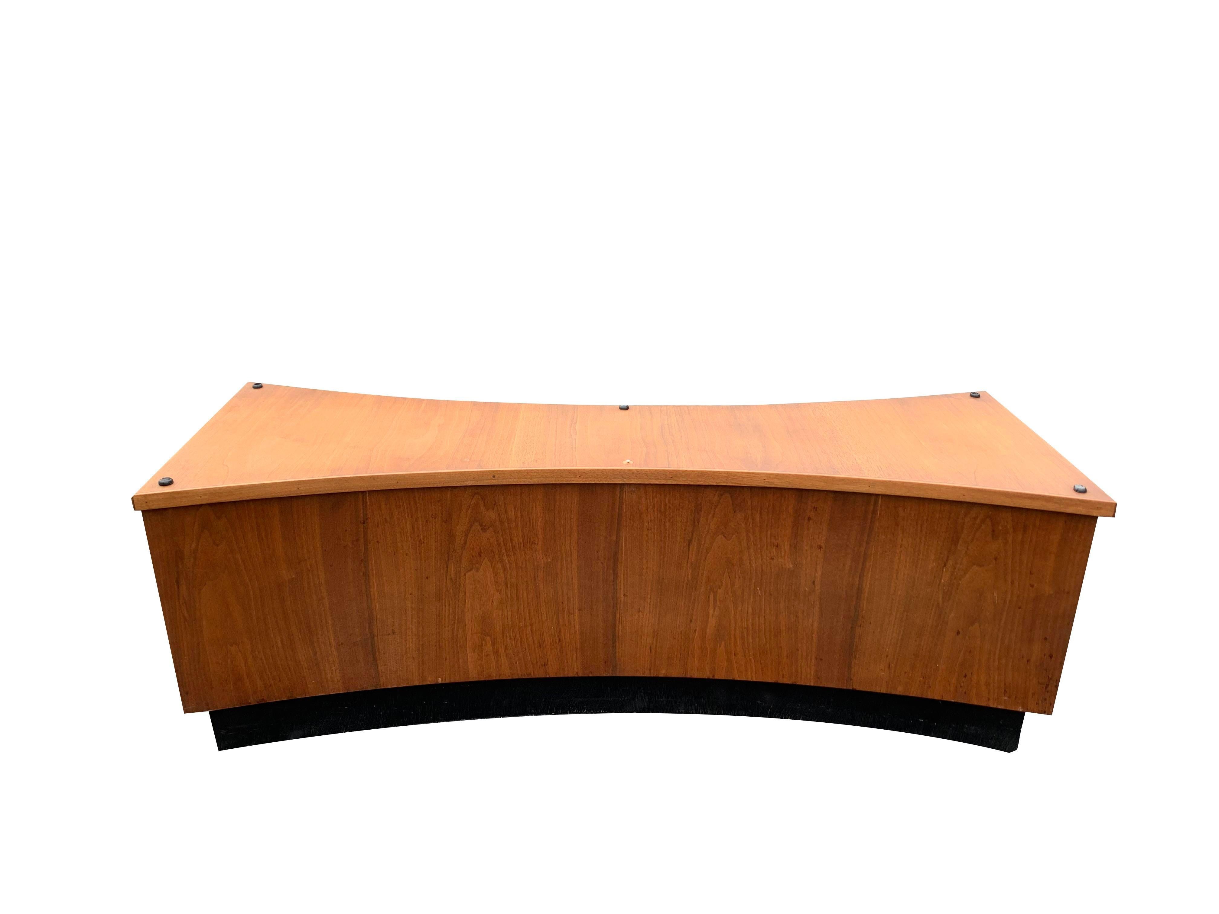 Table basse moderne de style Harvey Probber avec plateau en verre Bon état - En vente à Saddle River, NJ