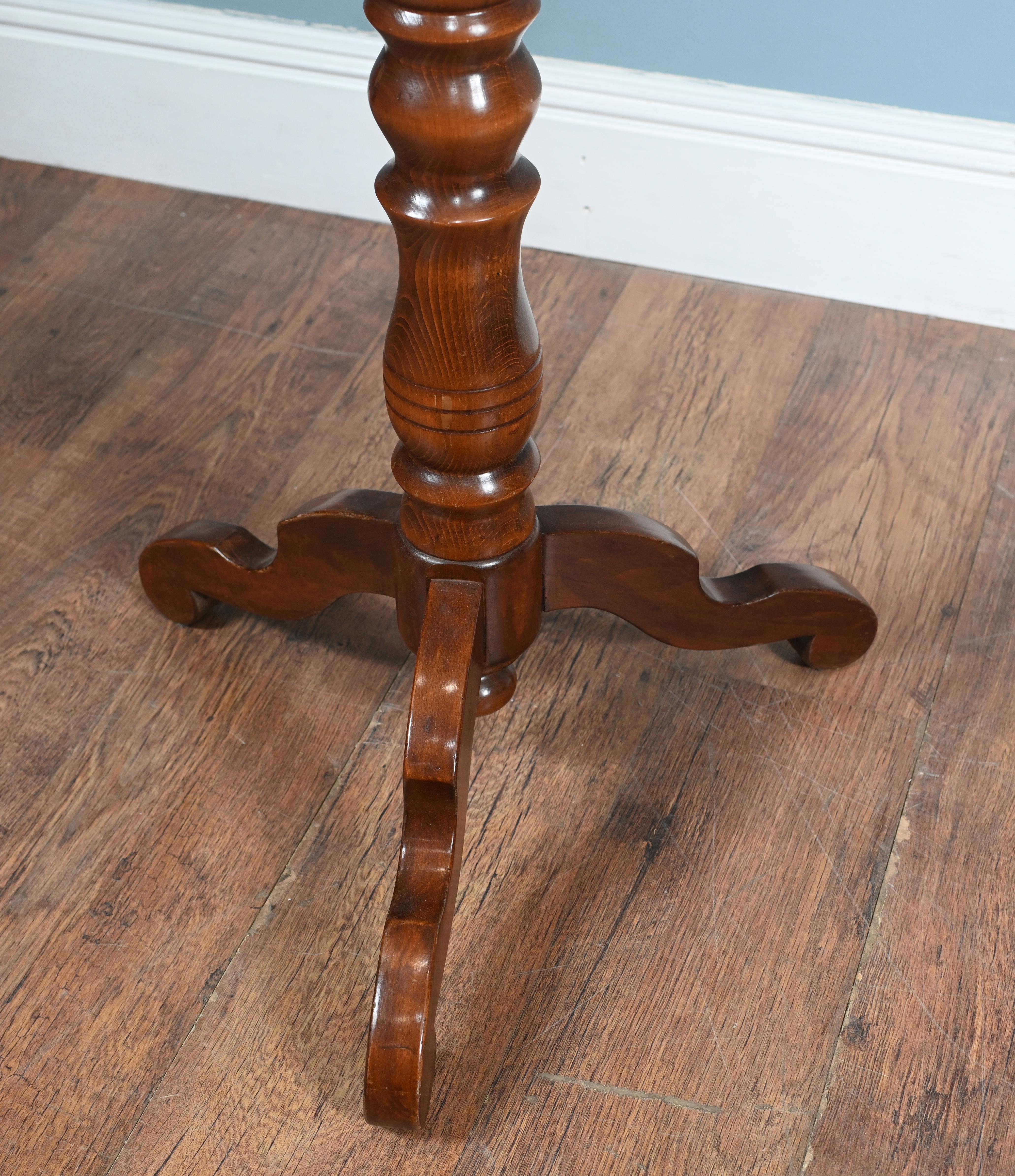Vintage Hutständer Mahagoni Candy Twist Kleiderständer im Angebot 4