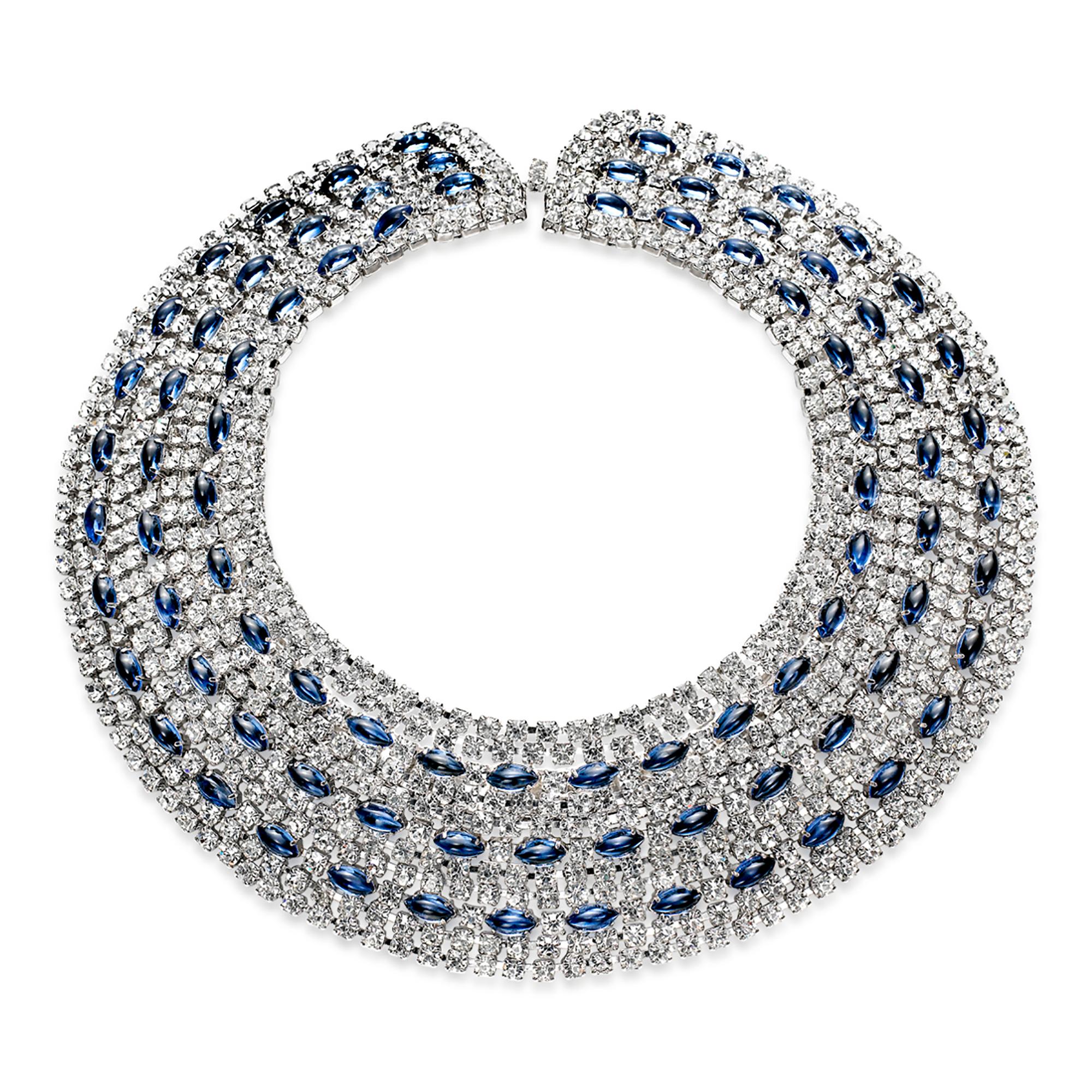 Moderno Hattie Carnegie d'epoca con diamanti e blu zaffiro, girocollo ampio circa 1960 in vendita