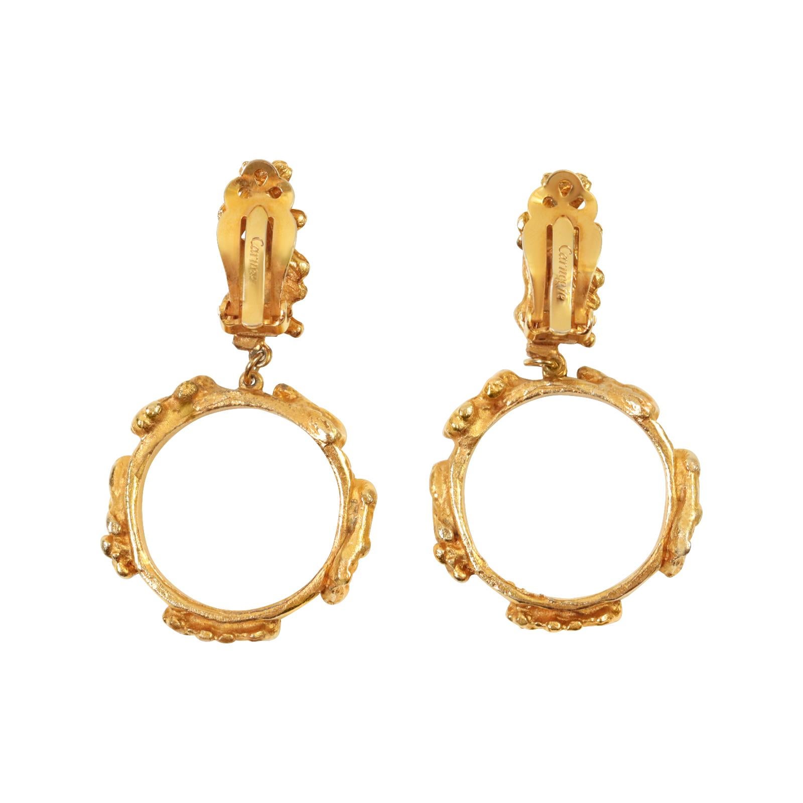 Vintage Hattie Carnegie Gold Tone Dangling Hoop Earrings Circa 1970 en vente 1