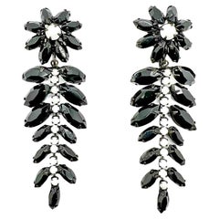 Pendants d'oreilles Monochrome Floral Vintage Hattie Carnegie 1960s