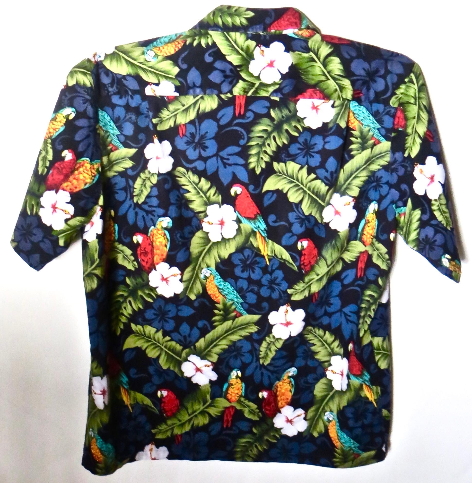 Hawaiihemd, Papagei und Blumenmuster, Herren X-groß, ca. 1970er Jahre im Zustand „Gut“ im Angebot in Incline Village, NV