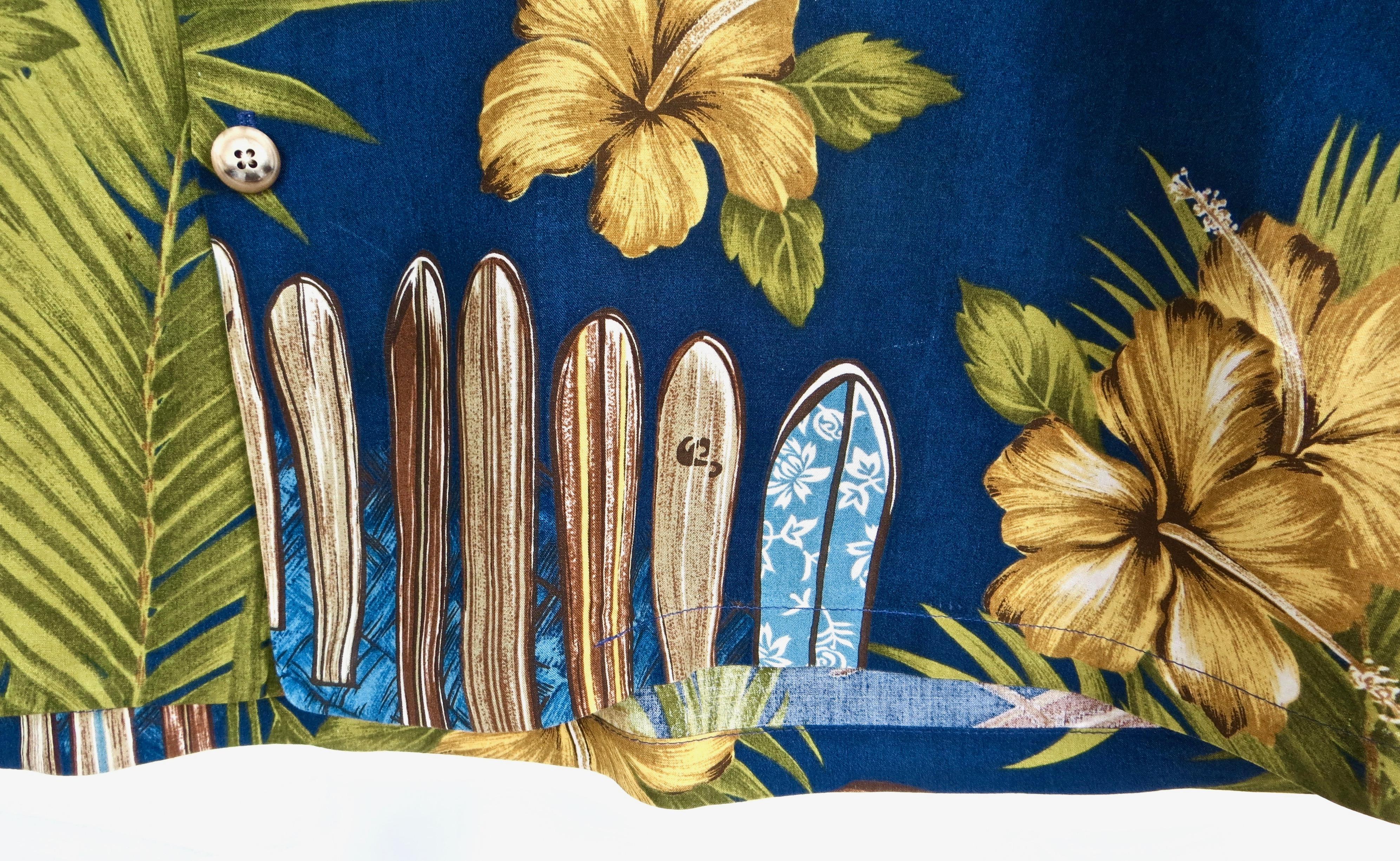 Hawaïen Chemise hawaïenne vintage, planche de surf et motif floral tropical local, pour hommes, grande taille en vente