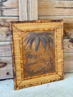 Vintage Hawaiian Tiki Kupfer Relief in Schildpatt Bambus Rahmen mit gewebten Rattan