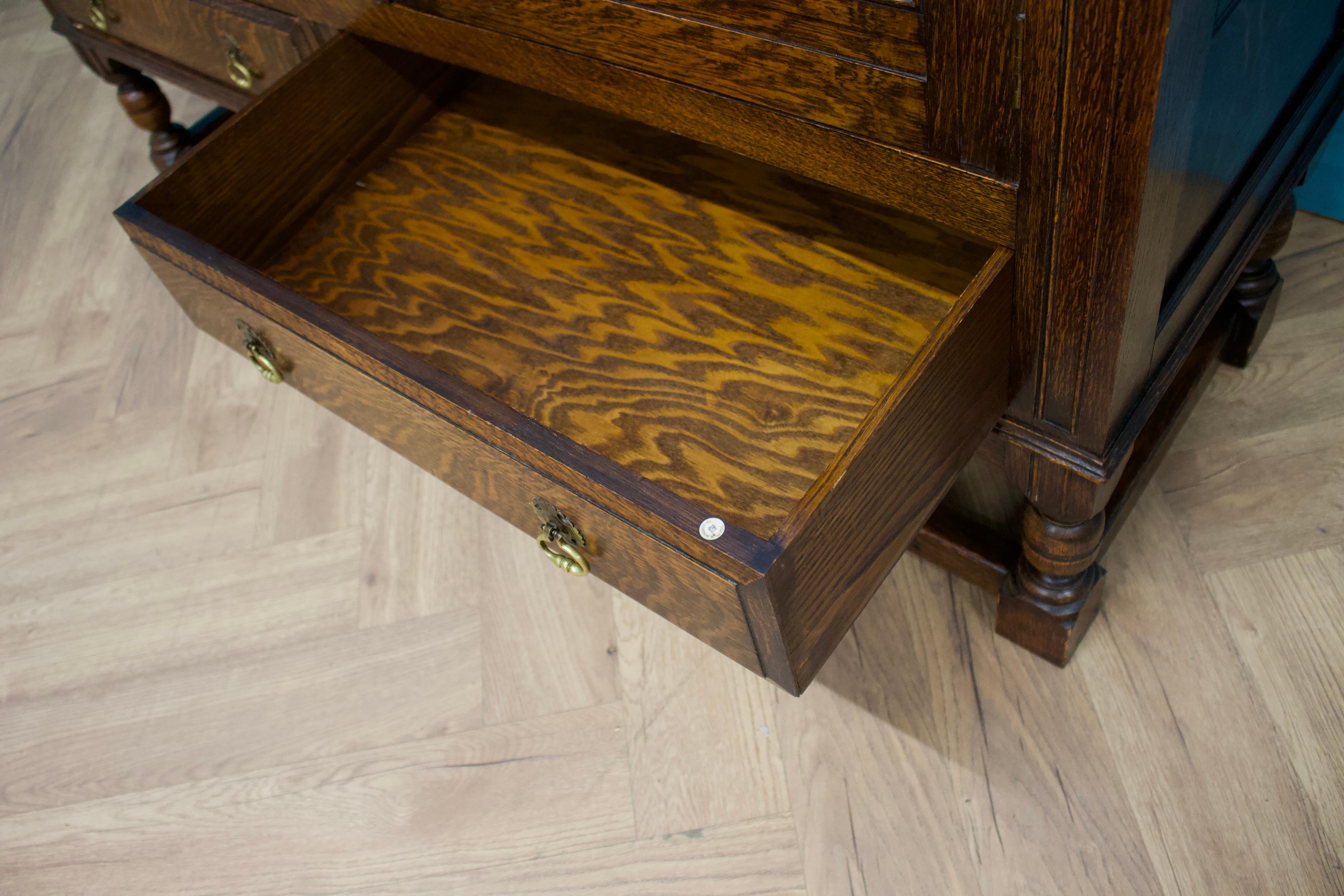 Buffet à boissons en chêne foncé de style jacobéen, Vintage By Oak, années 1920 en vente 2