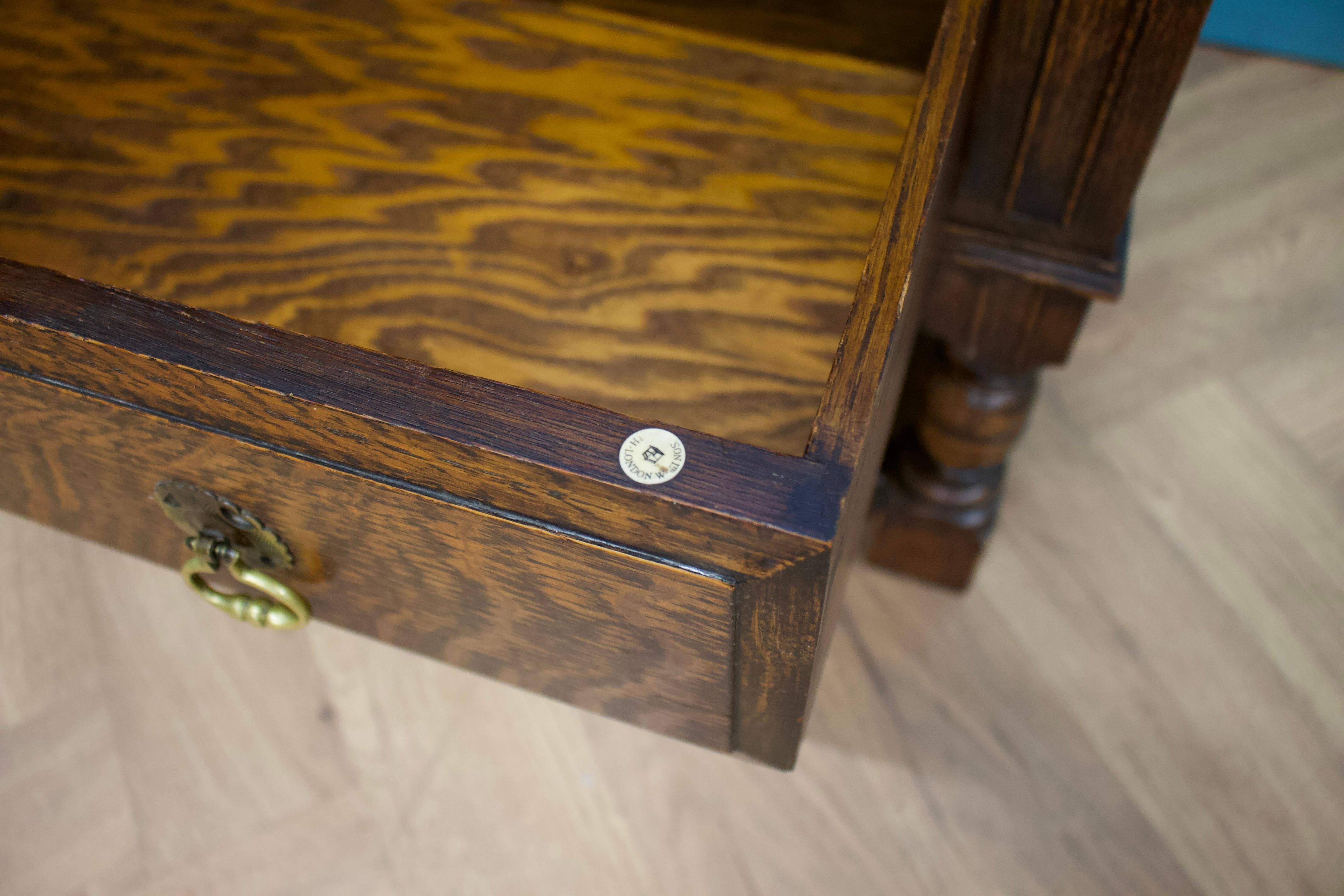 Buffet à boissons en chêne foncé de style jacobéen, Vintage By Oak, années 1920 en vente 4