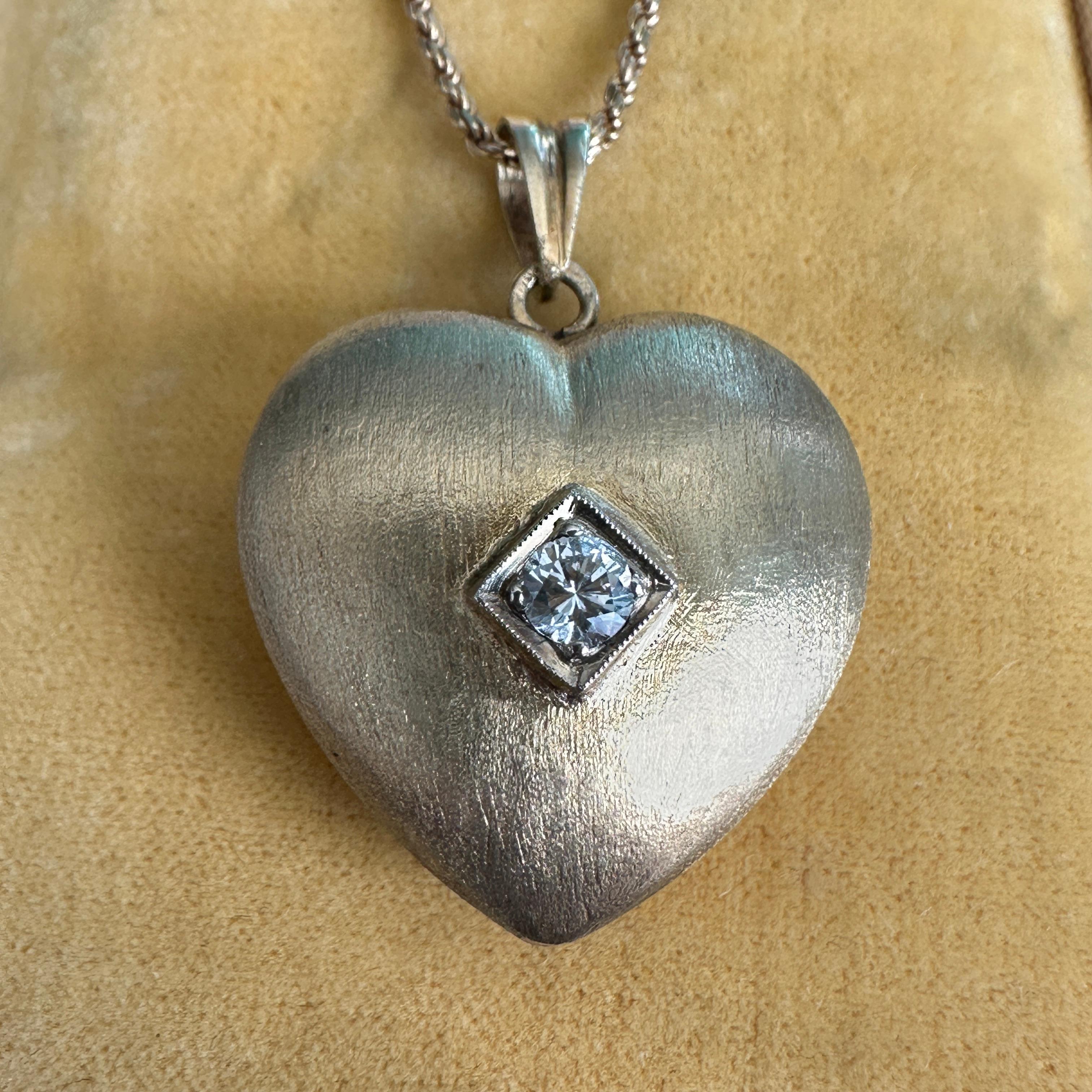 Vintage Heart 14K Diamond Pendant Necklace For Sale 7