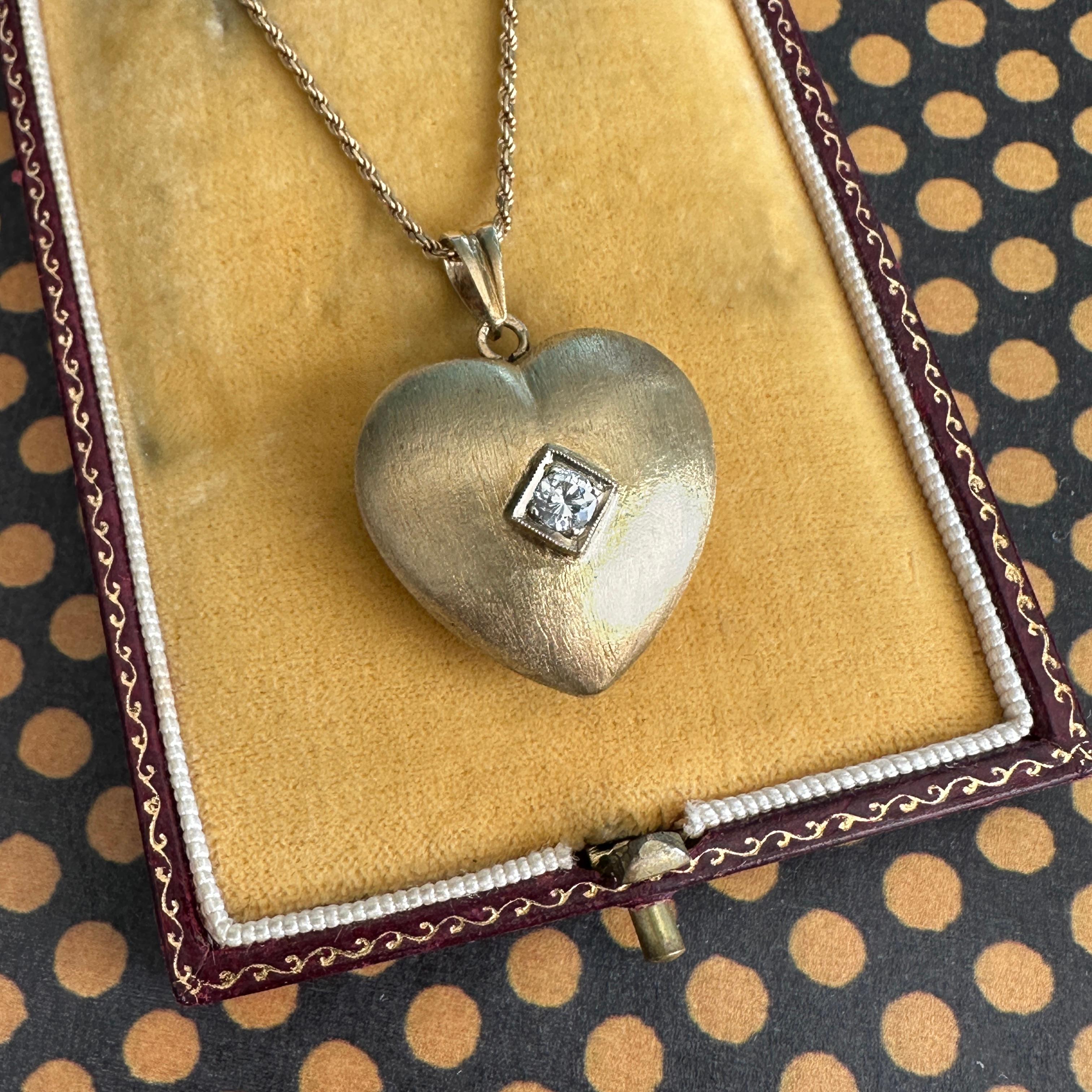 Vintage Heart 14K Diamond Pendant Necklace In Good Condition For Sale In Scotts Valley, CA