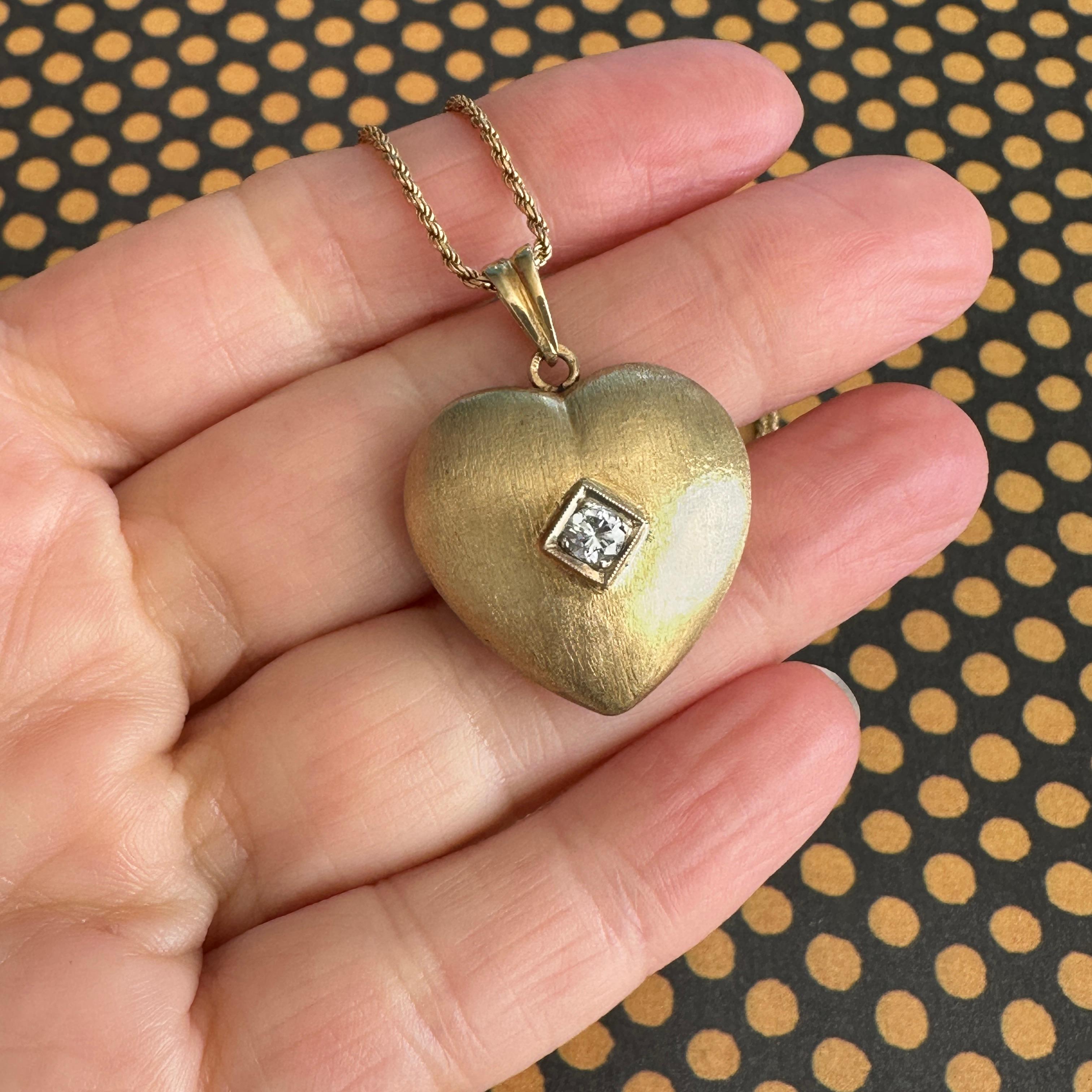 Women's Vintage Heart 14K Diamond Pendant Necklace For Sale