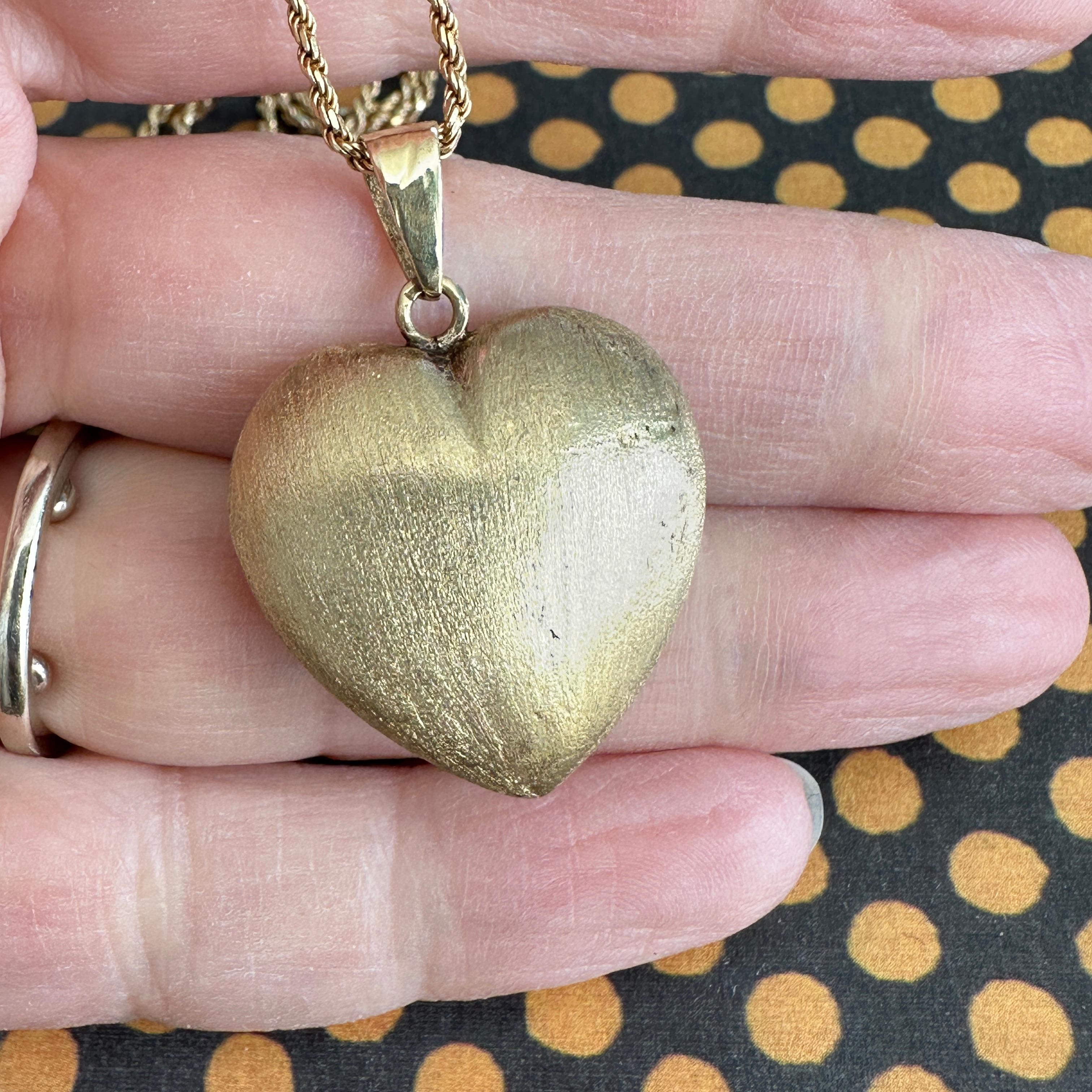 Vintage Heart 14K Diamond Pendant Necklace For Sale 1