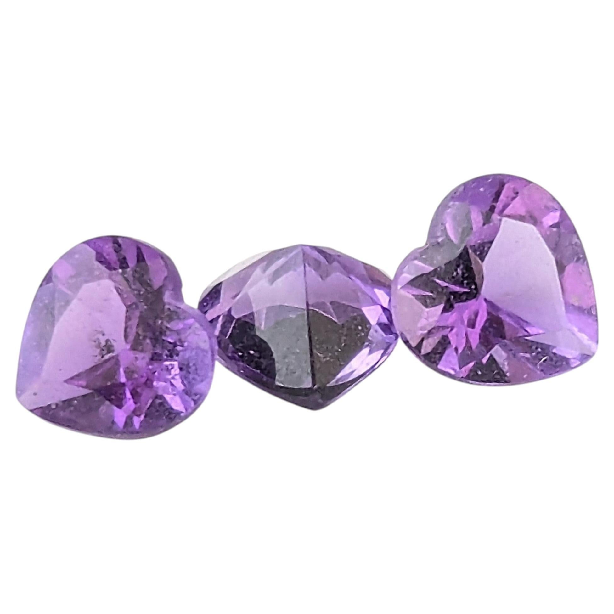 Vintage heart cut amethyst gemstones, loose stones For Sale