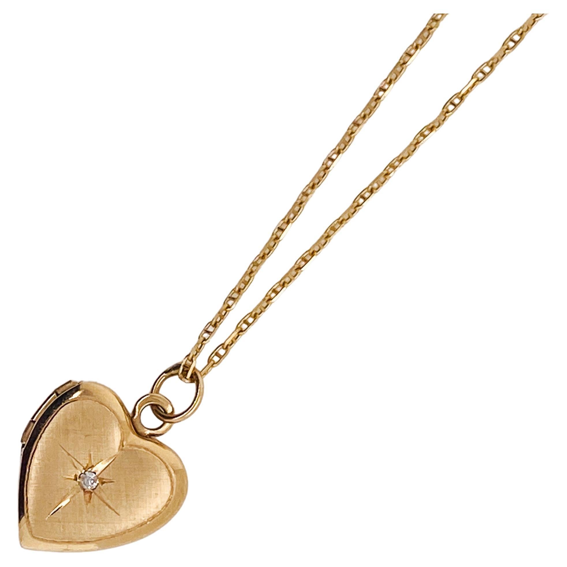 Vintage Heart Diamond Locket Necklace in 14K Yellow Gold with Anchor Link Chain In Excellent Condition For Sale In Austin, TX