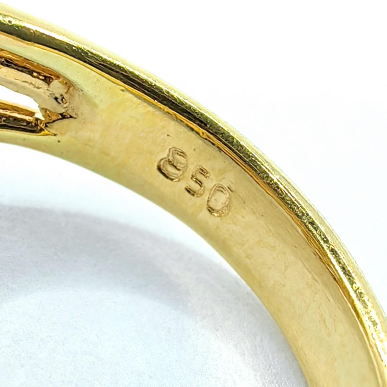 Vintage Heart, Marquise, and Baguette-cut Diamond Ring in 20k Yellow Gold For Sale 1