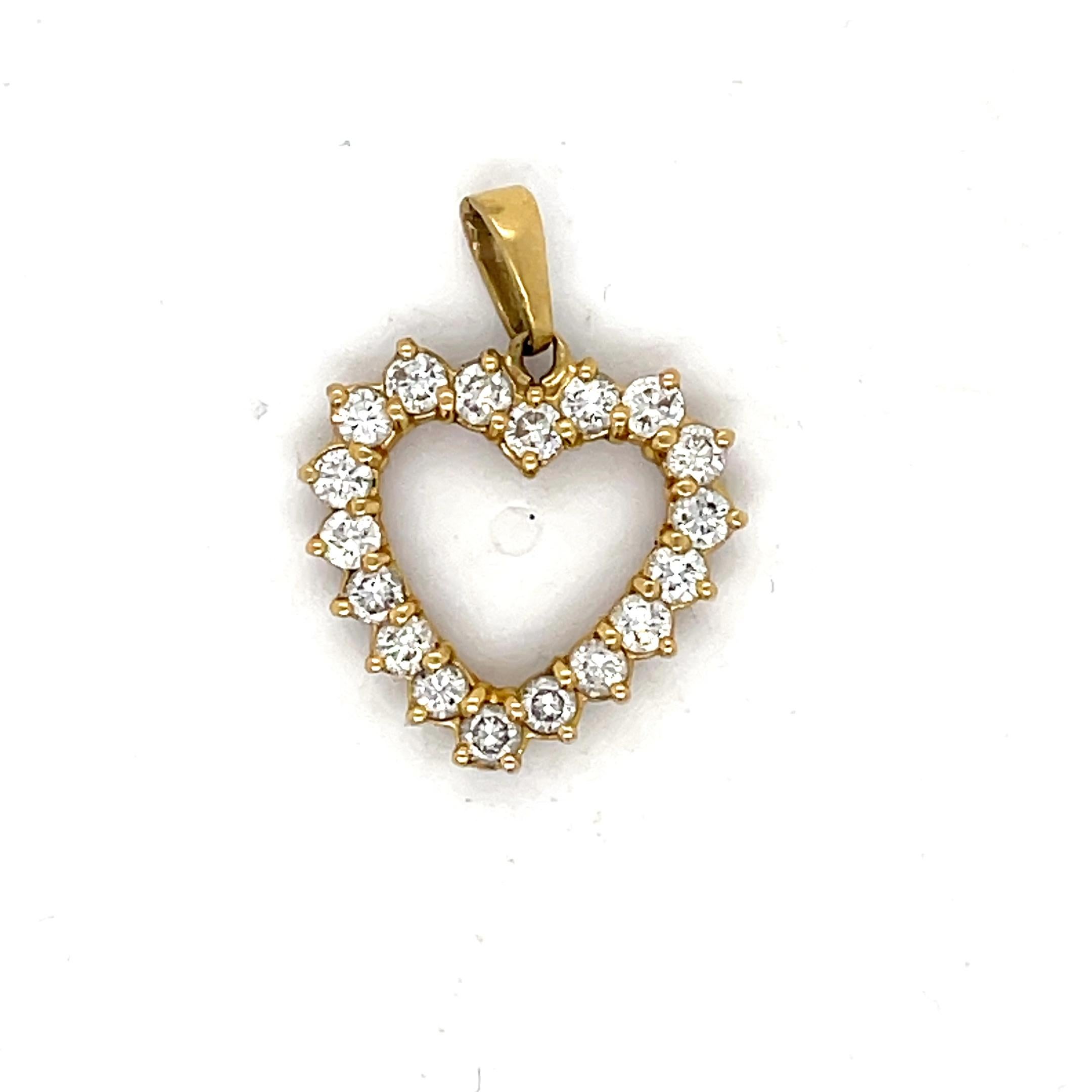 Vintage Heart Pendant, 0.50CT Natural Diamond Heart Pendant, 18k Yellow Gold For Sale 5